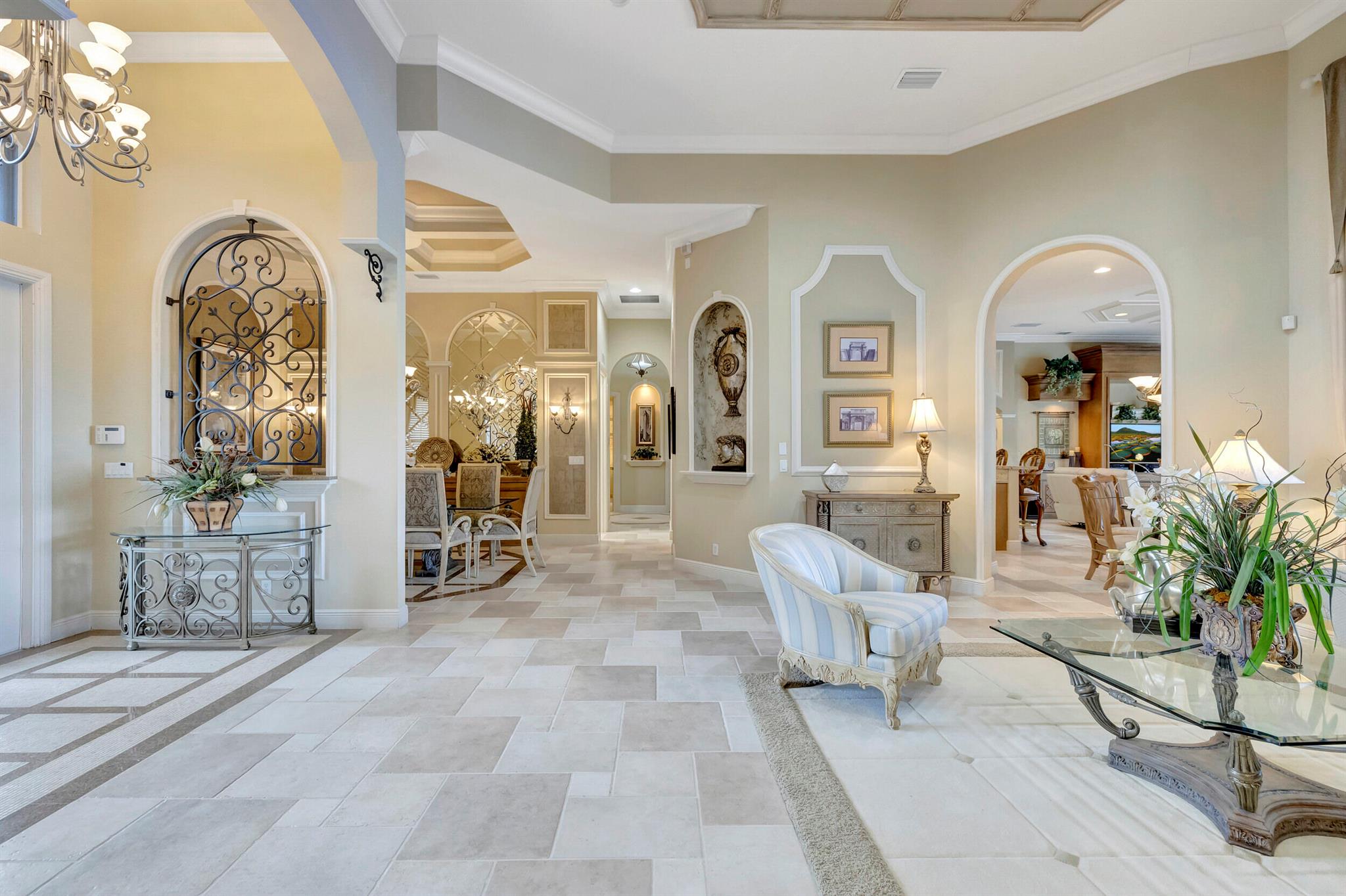 VERSAILLES - Residential