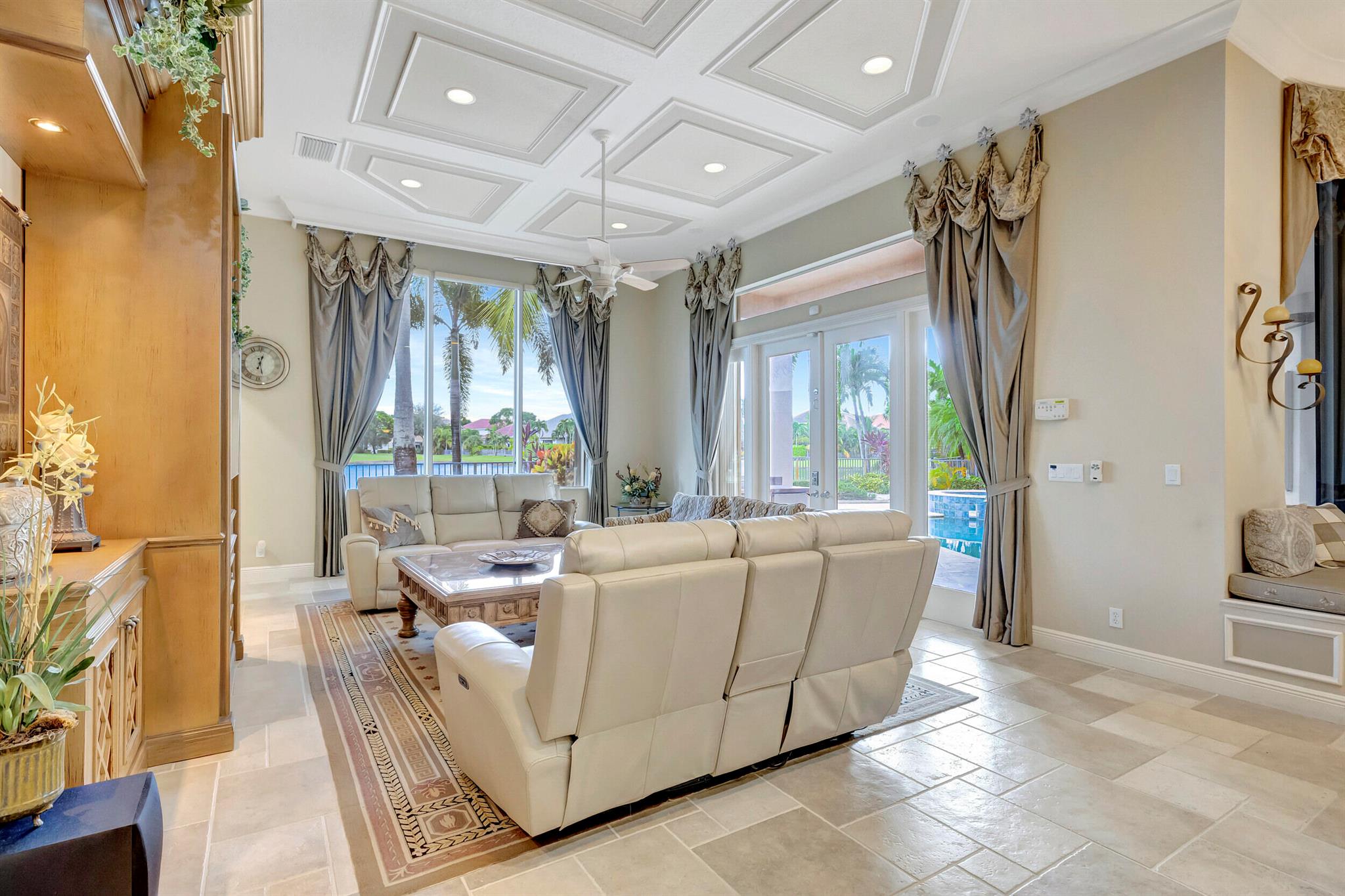 VERSAILLES - Residential