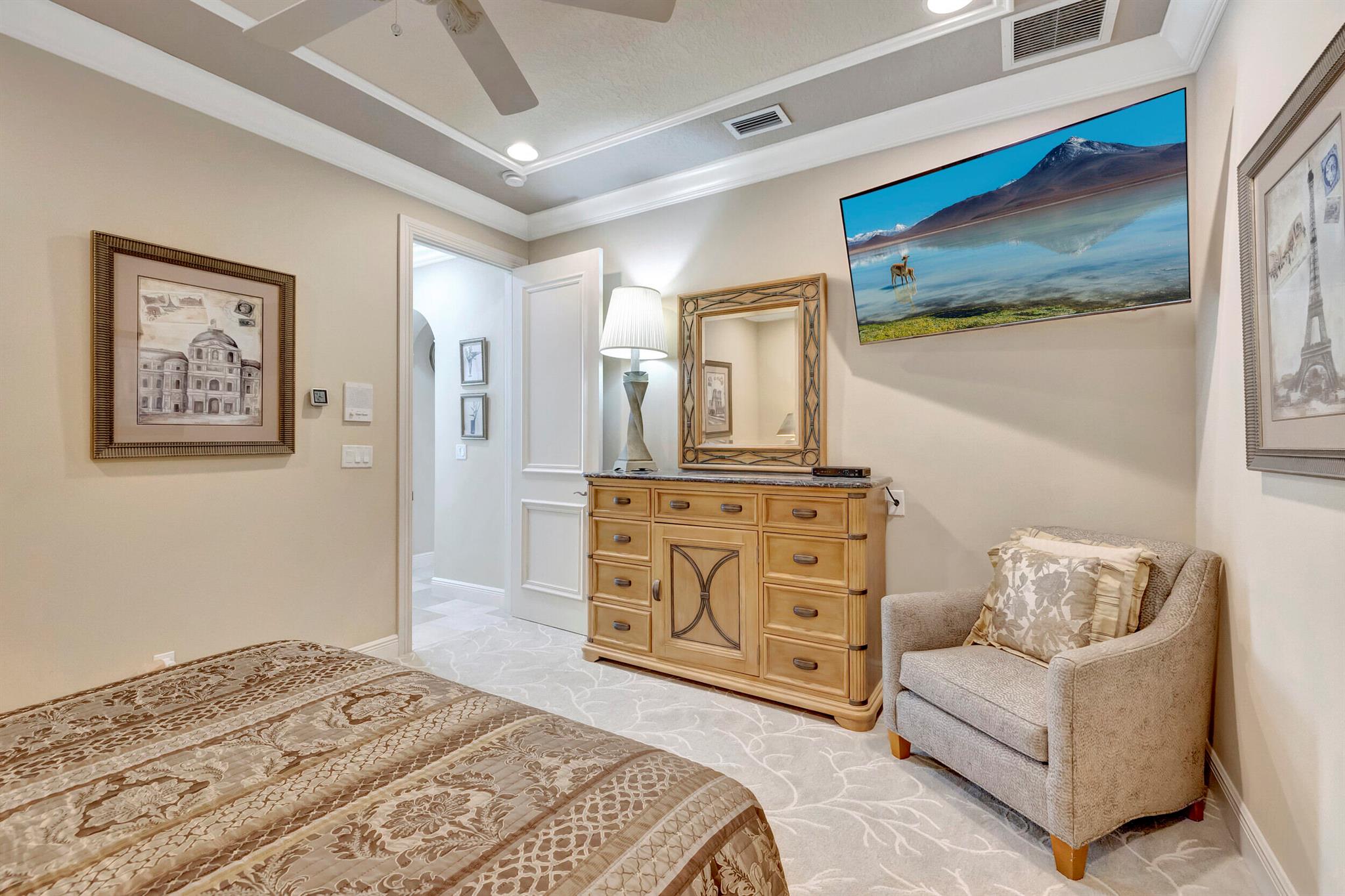 VERSAILLES - Residential