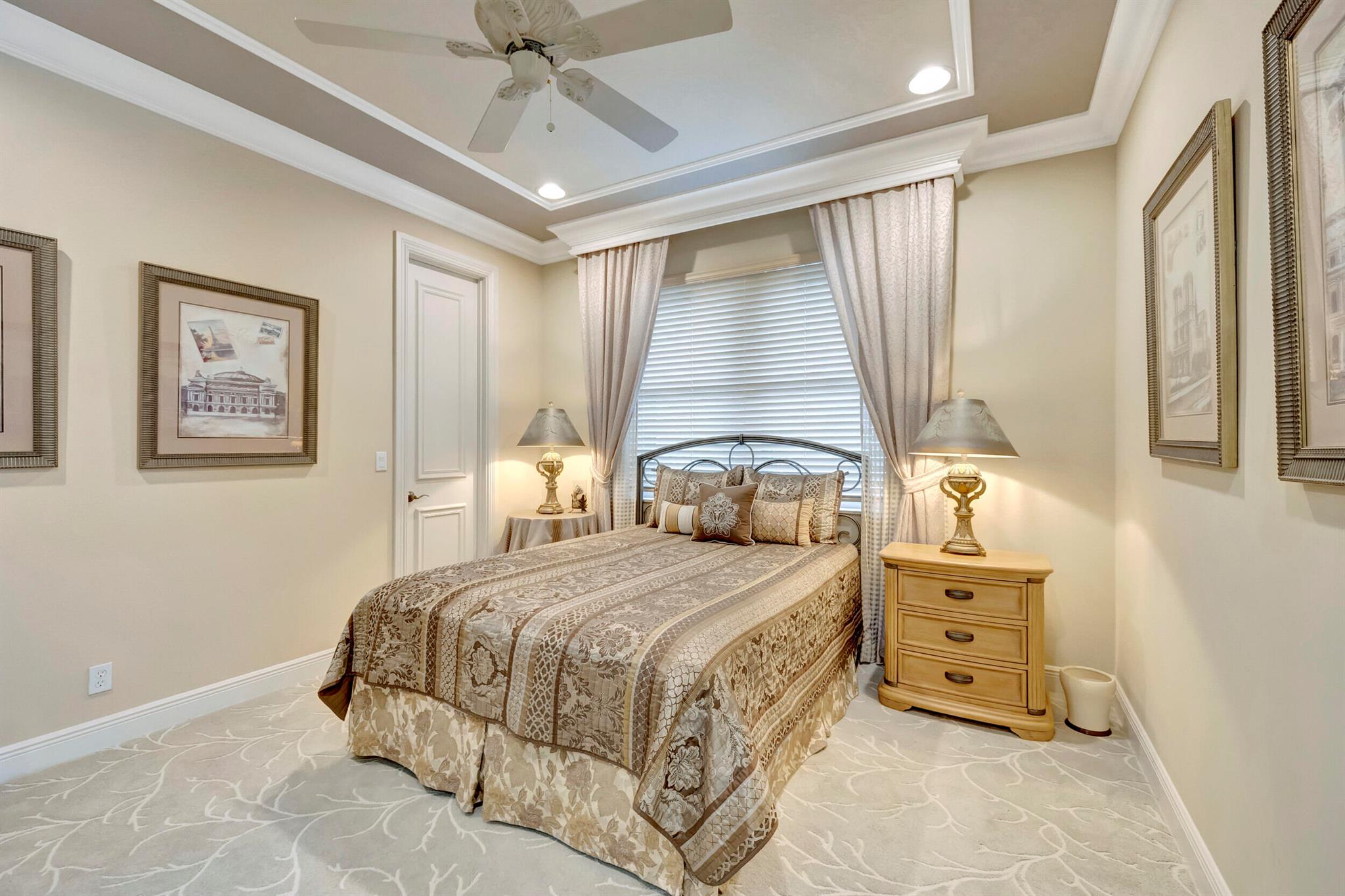 VERSAILLES - Residential