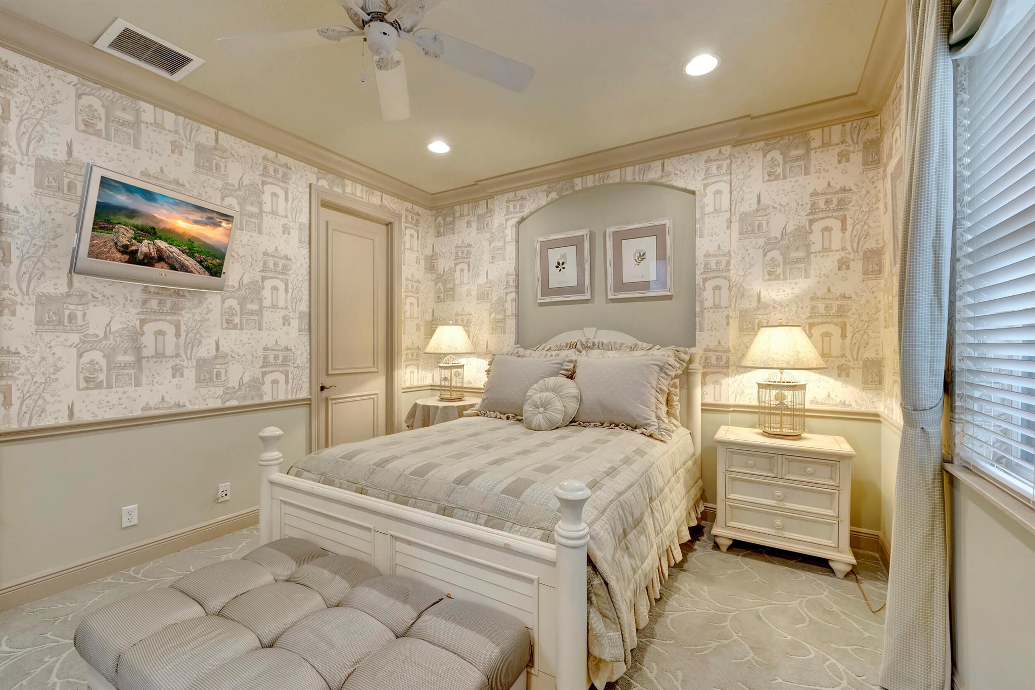 VERSAILLES - Residential