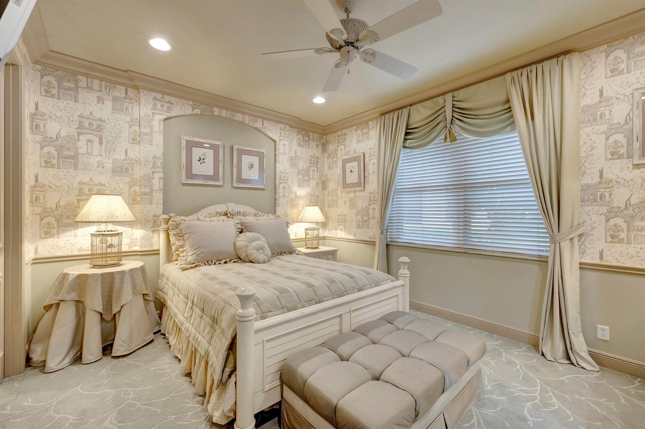 VERSAILLES - Residential