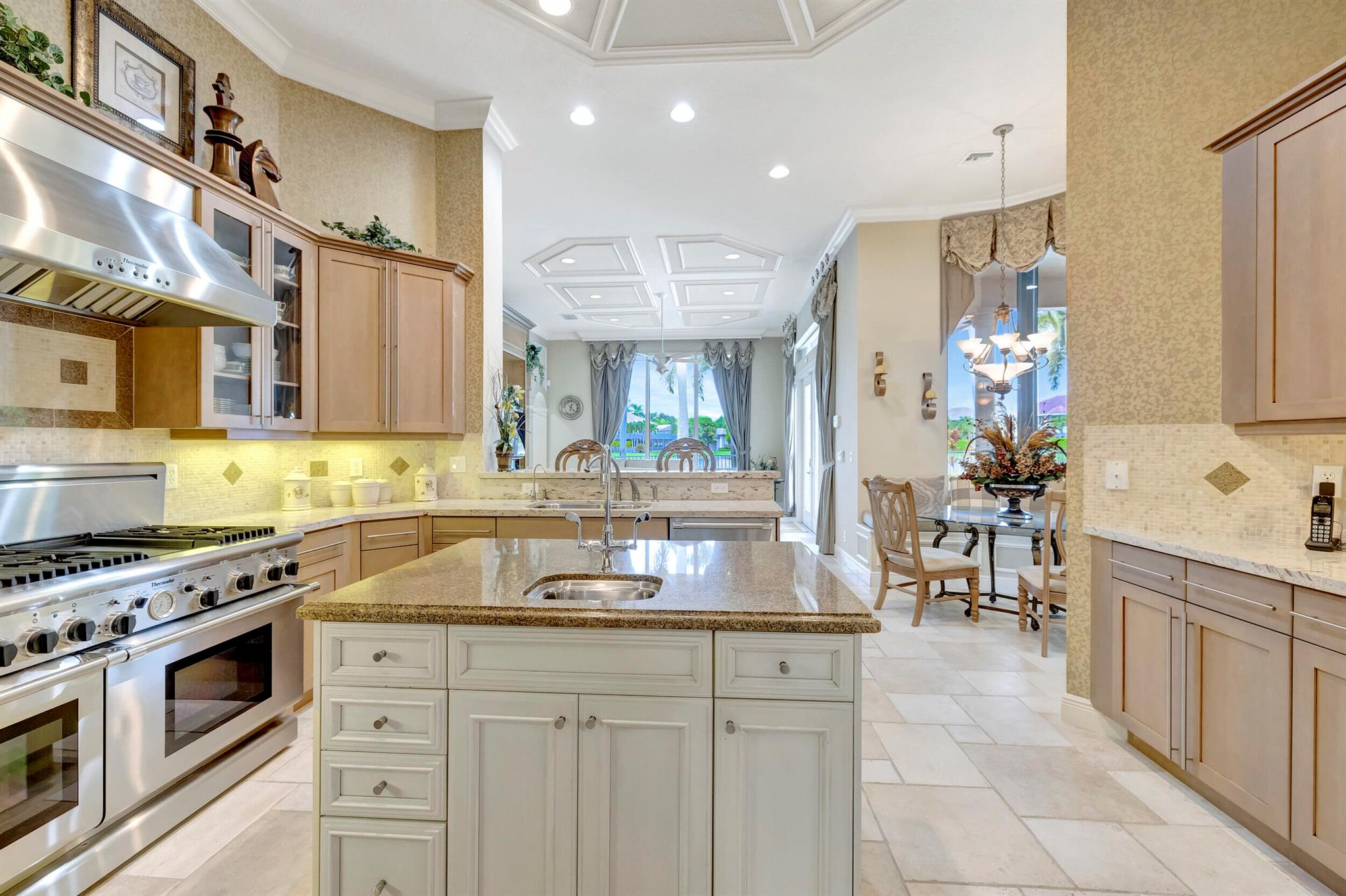 VERSAILLES - Residential