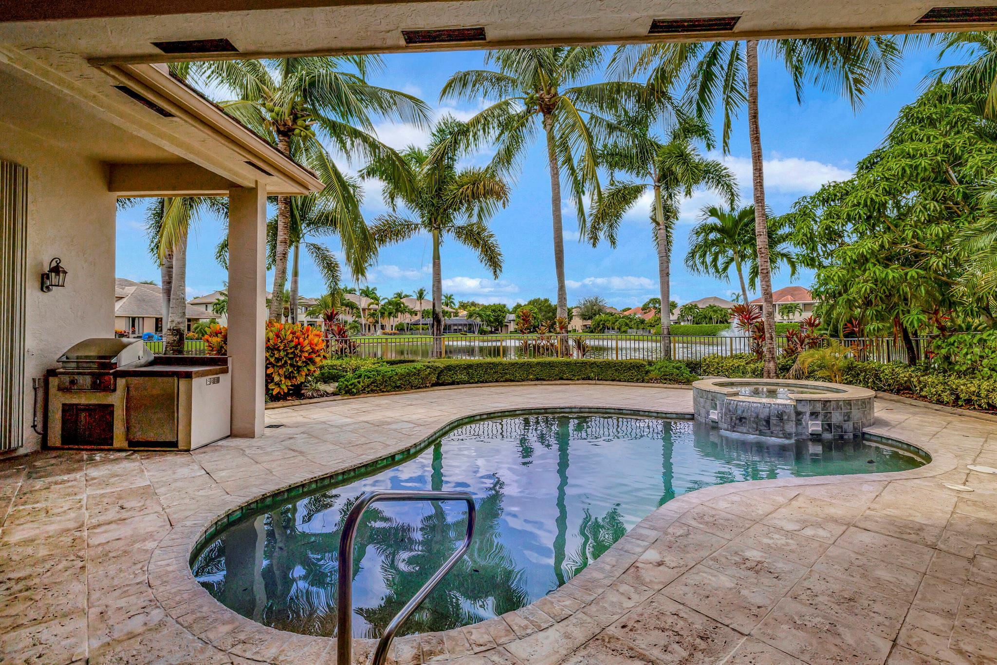 VERSAILLES - Residential