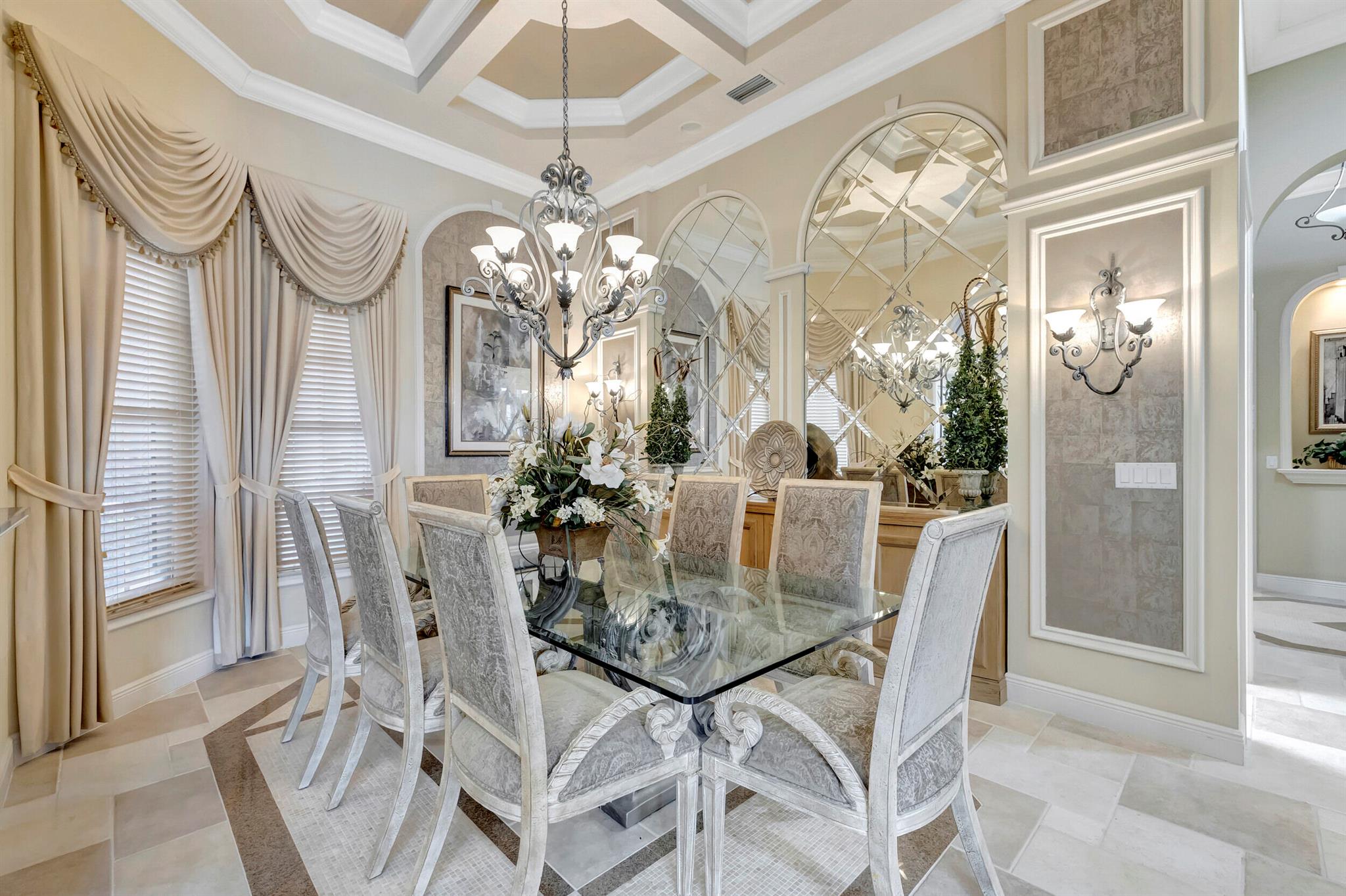 VERSAILLES - Residential