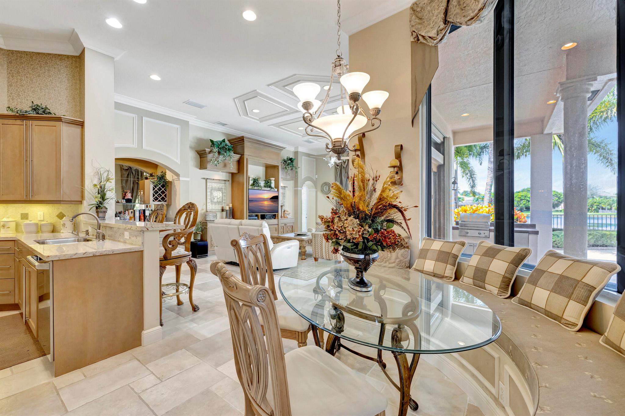 VERSAILLES - Residential