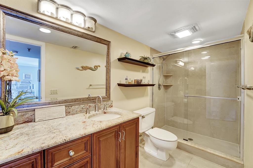 LAKESHORE COLONY I CONDO - Residential