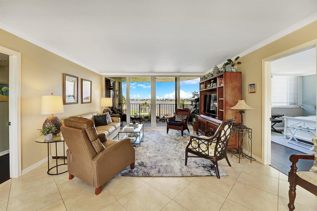 LAKESHORE COLONY I CONDO - Residential
