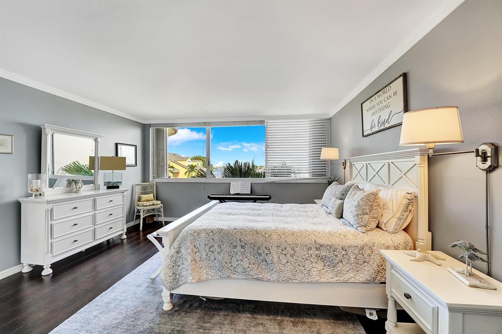 LAKESHORE COLONY I CONDO - Residential