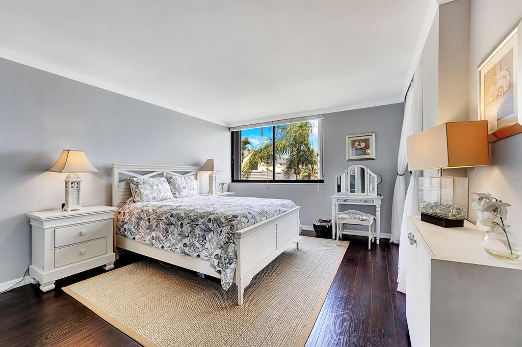 LAKESHORE COLONY I CONDO - Residential