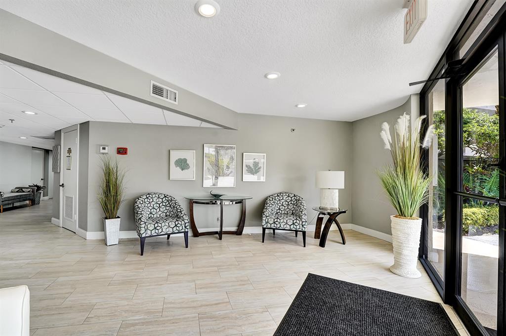 LAKESHORE COLONY I CONDO - Residential