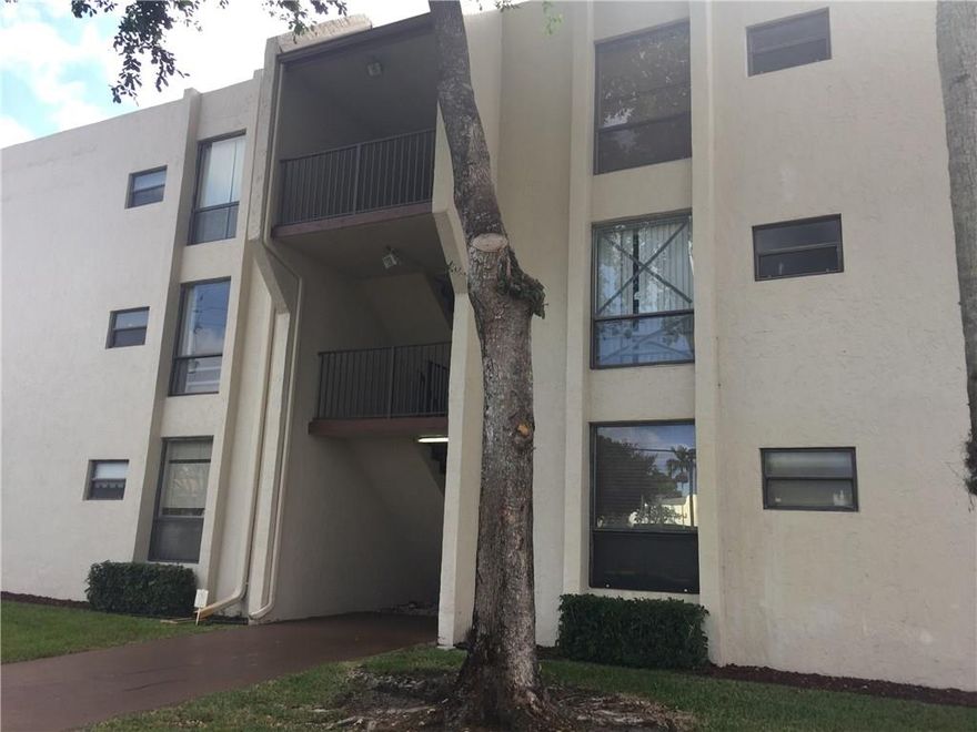 Beautifully appointed and just completely remodeled first floor beauty ready now!! Tile and wood floors for a clean and comfy style. Washer/Dryer hookup in unit! HUGE walk-in closets!! Large master with en-suite bath and dressing/sitting area. Both baths and kitchen brand new with gorgeous views of golf course. Large screened-in porch with serene nature views. Tree-lined community with Walking paths, pool, tennis, clubhouse, and parking right out front!! Low maint fees. The best of the best!!