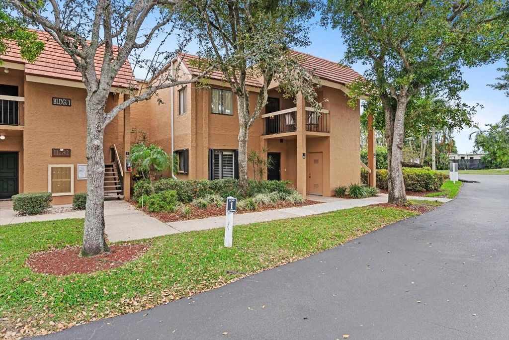 Photo of 11282 Green Lake Drive #204, Boynton Beach, FL 33437 (MLS # R11143160)