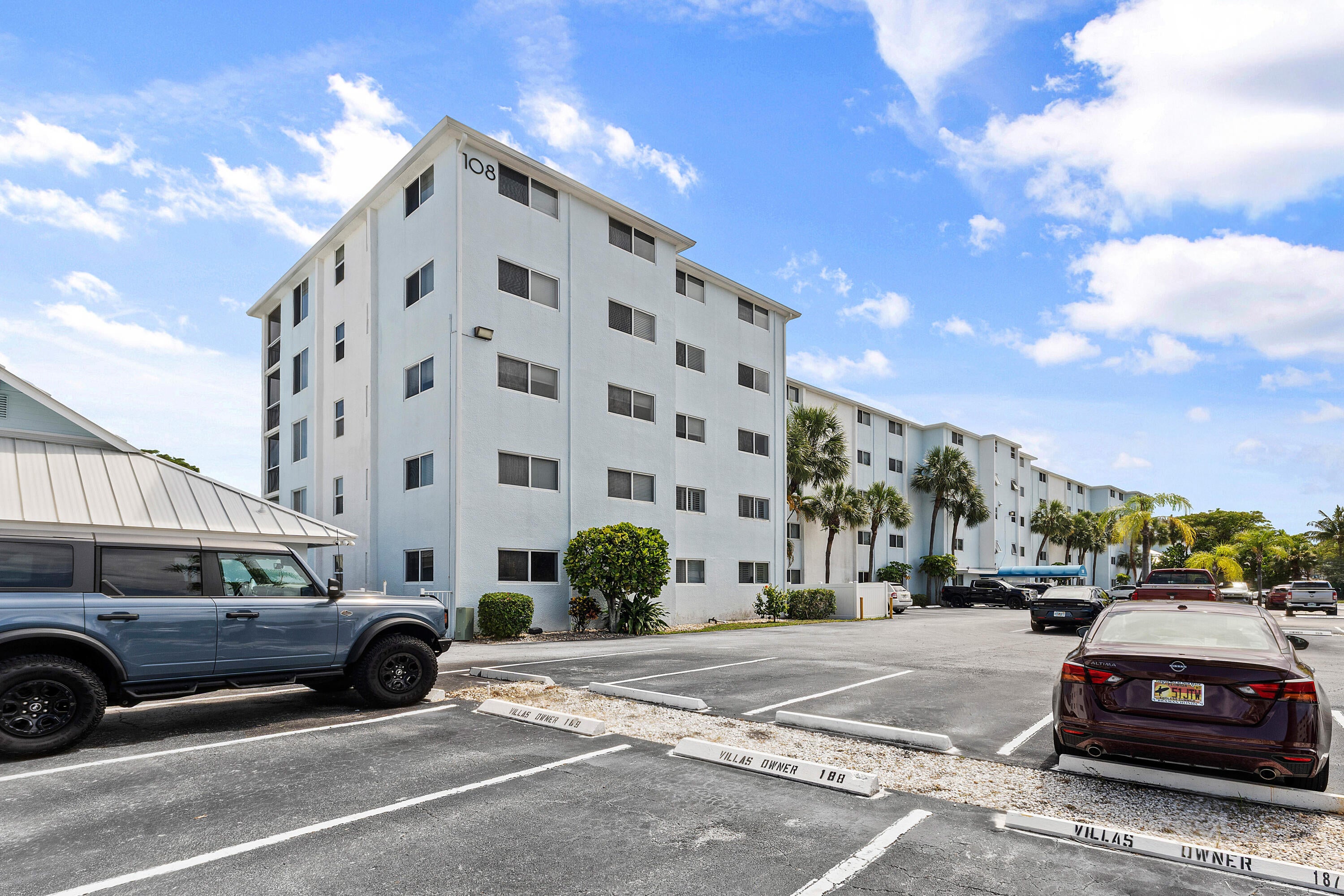 108 Paradise Harbour Boulevard 107