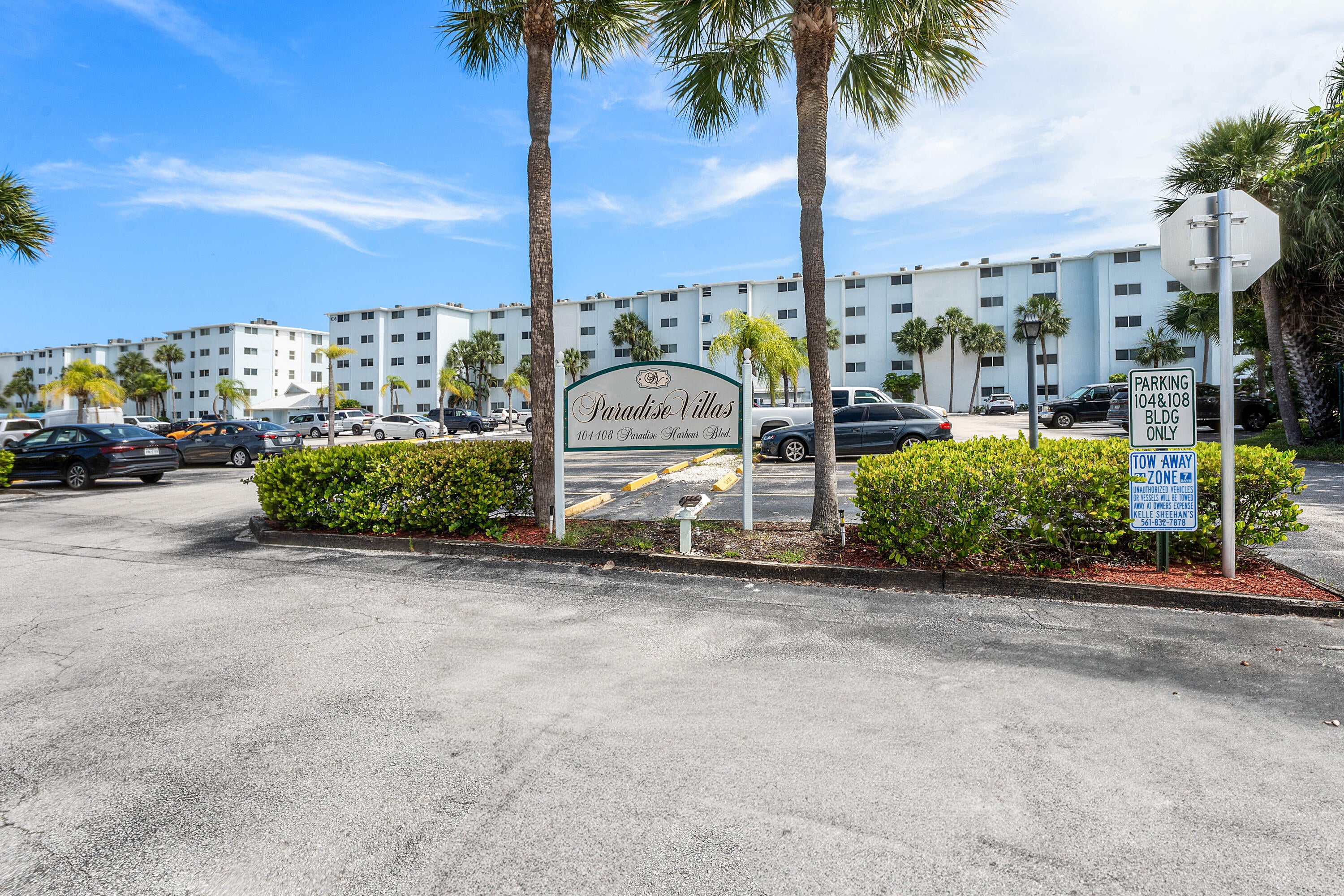 108 Paradise Harbour Boulevard 107, North Palm Beach FL 33408