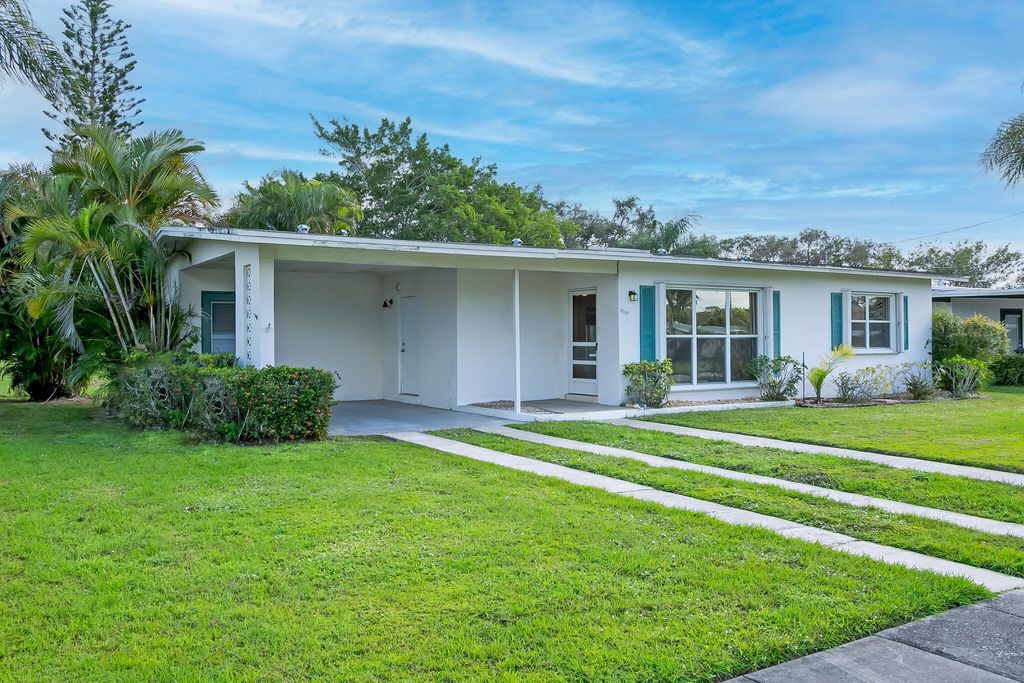 Photo of 3065 SE Morningside Boulevard, Port Saint Lucie, FL 34952 (MLS # R10939760)