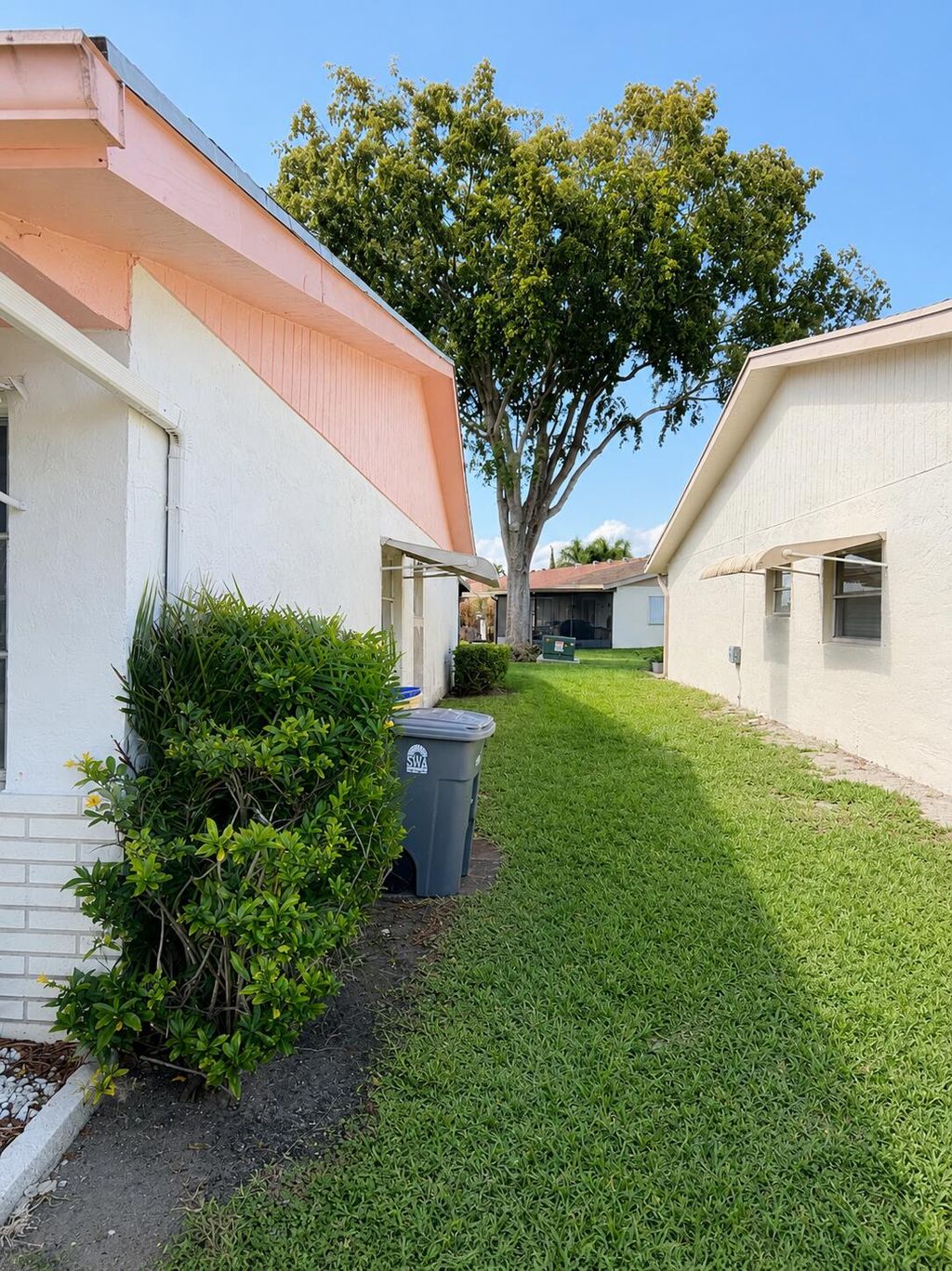 Photo of 6069 La Palma Lane, Delray Beach, FL 33484 (MLS # B26029564)