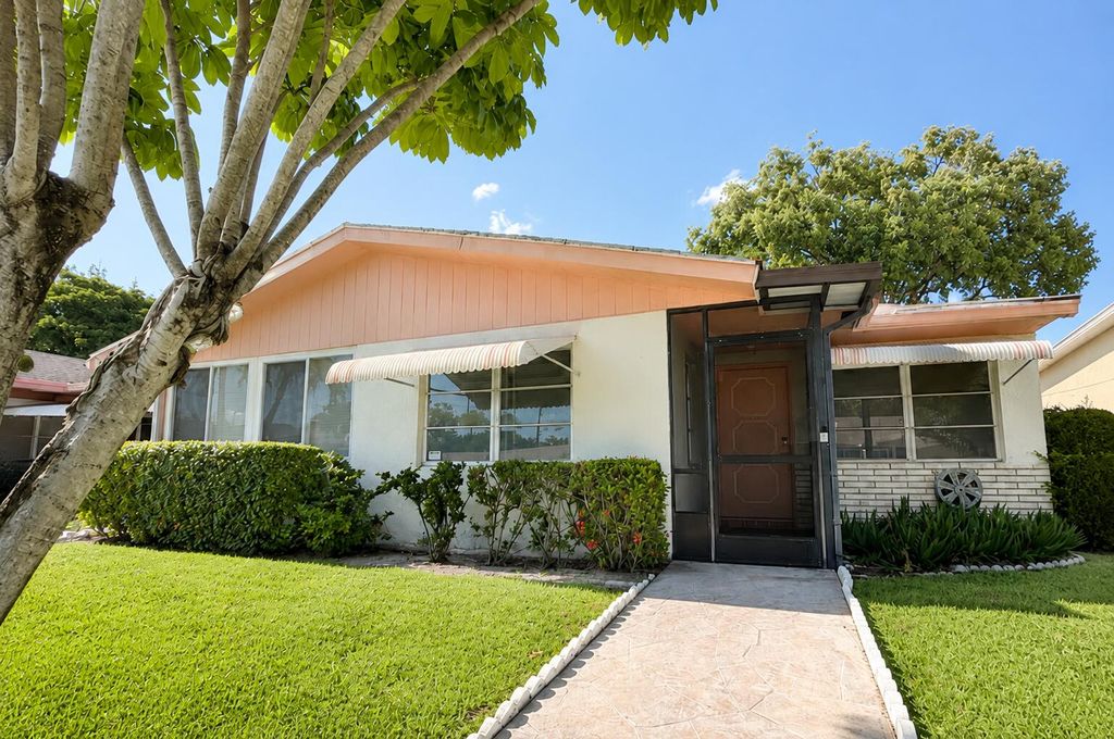 Photo of 6069 La Palma Lane, Delray Beach, FL 33484 (MLS # B26029564)