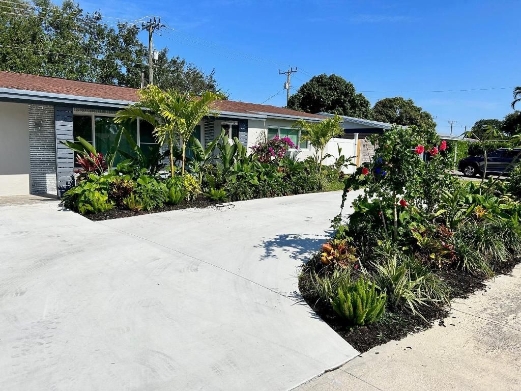 Photo of 1182 SE 2nd Avenue, Deerfield Beach, FL 33441 (MLS # R11155996)