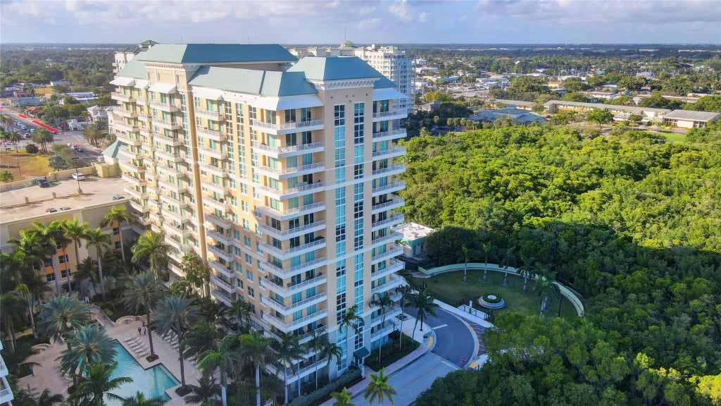 Photo of 700 E Boynton Beach Boulevard #401, Boynton Beach, FL 33435 (MLS # F10476274)