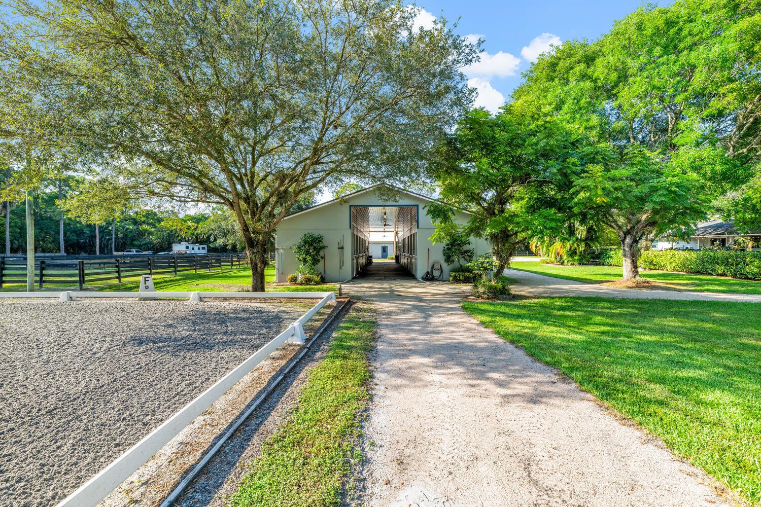 2763 W G Road