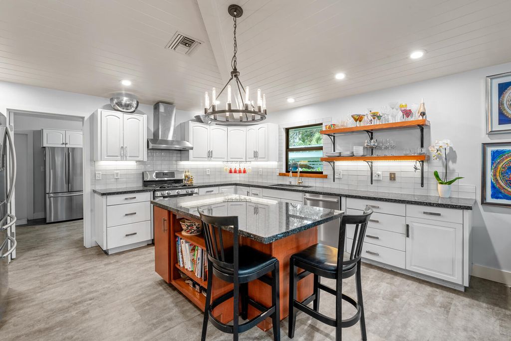 Photo of 2763 W G Rd, Loxahatchee, FL 33470 (MLS # R11112288)