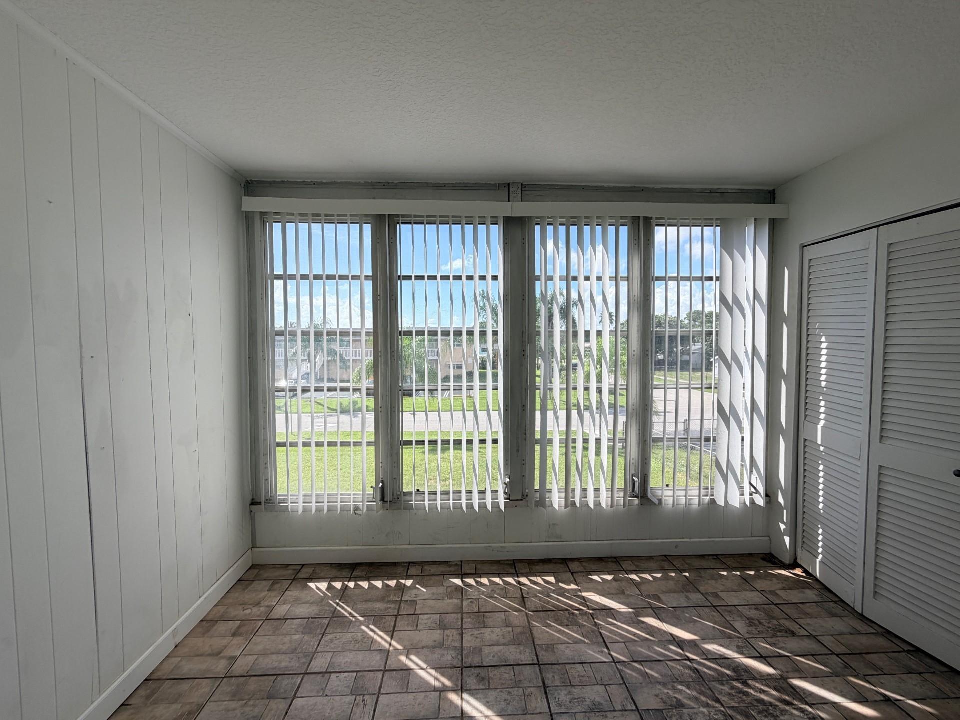 Village Royale Condo 01 - Residential Lease