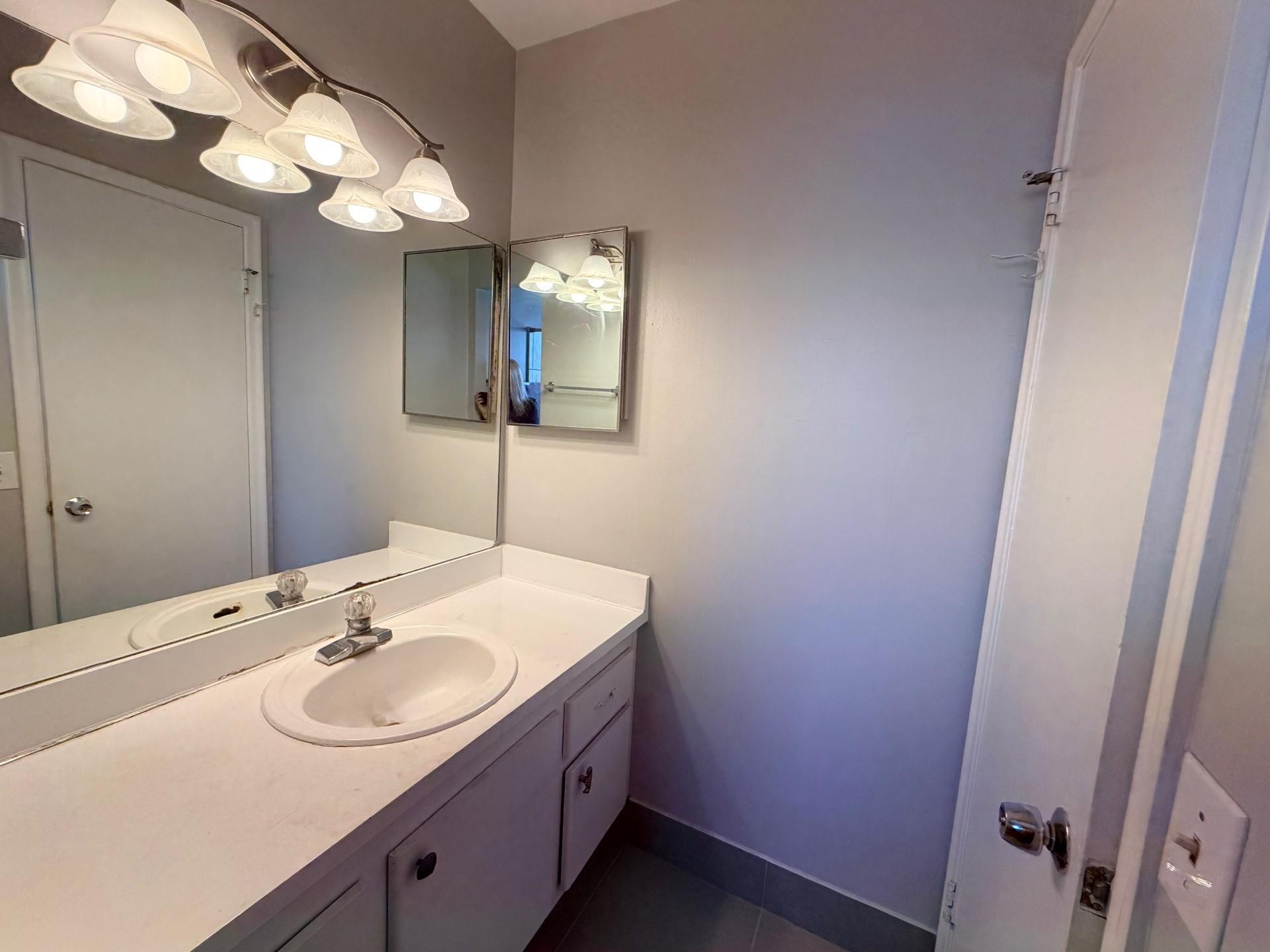 Village Royale Condo 01 - Residential Lease