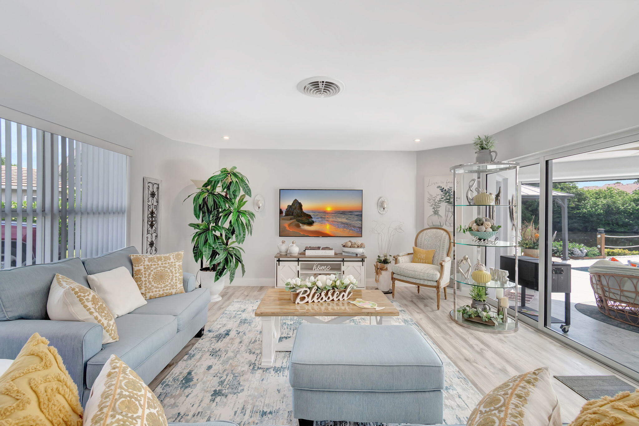 VENETIAN ISLE - Residential