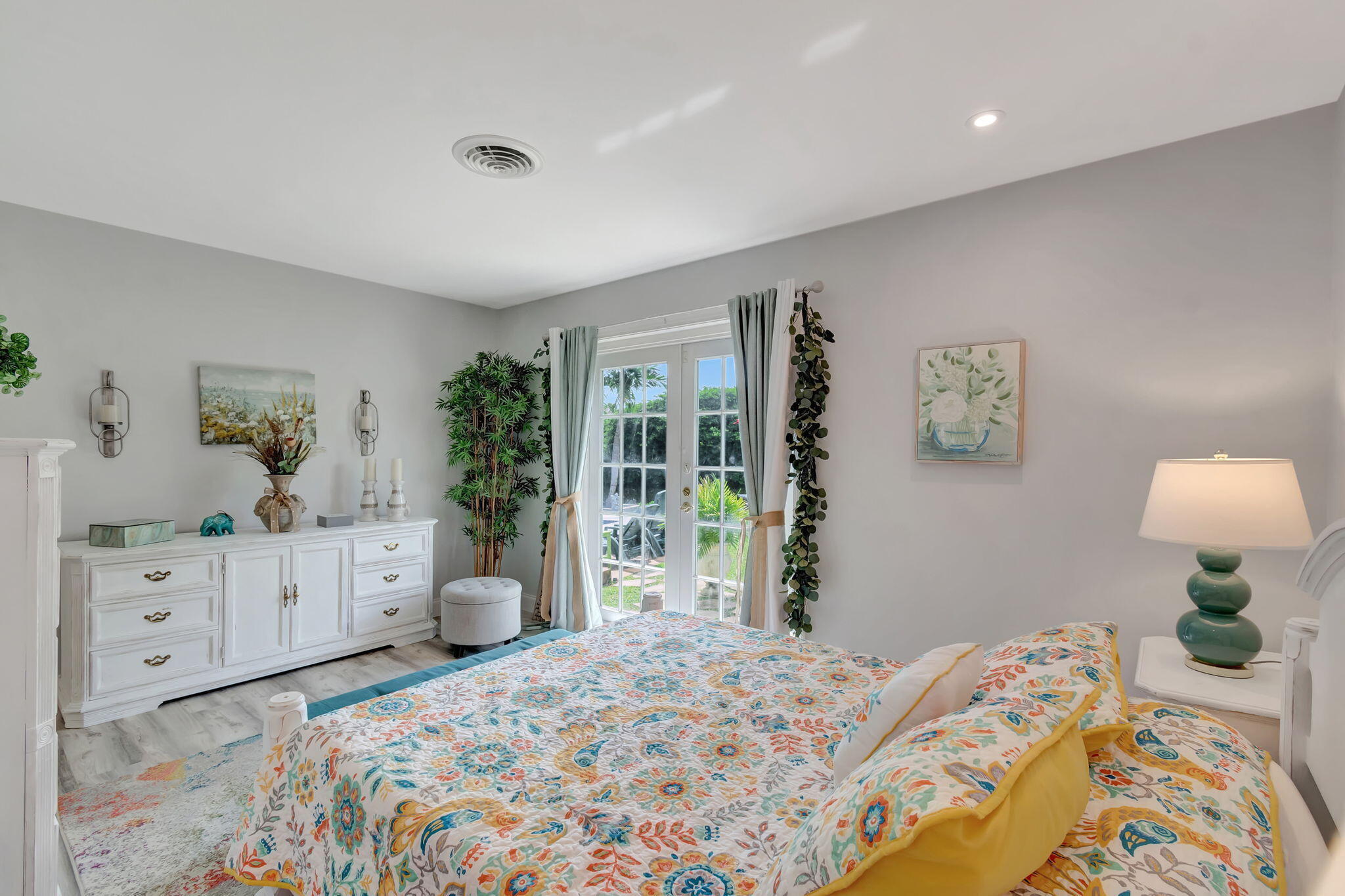 VENETIAN ISLE - Residential