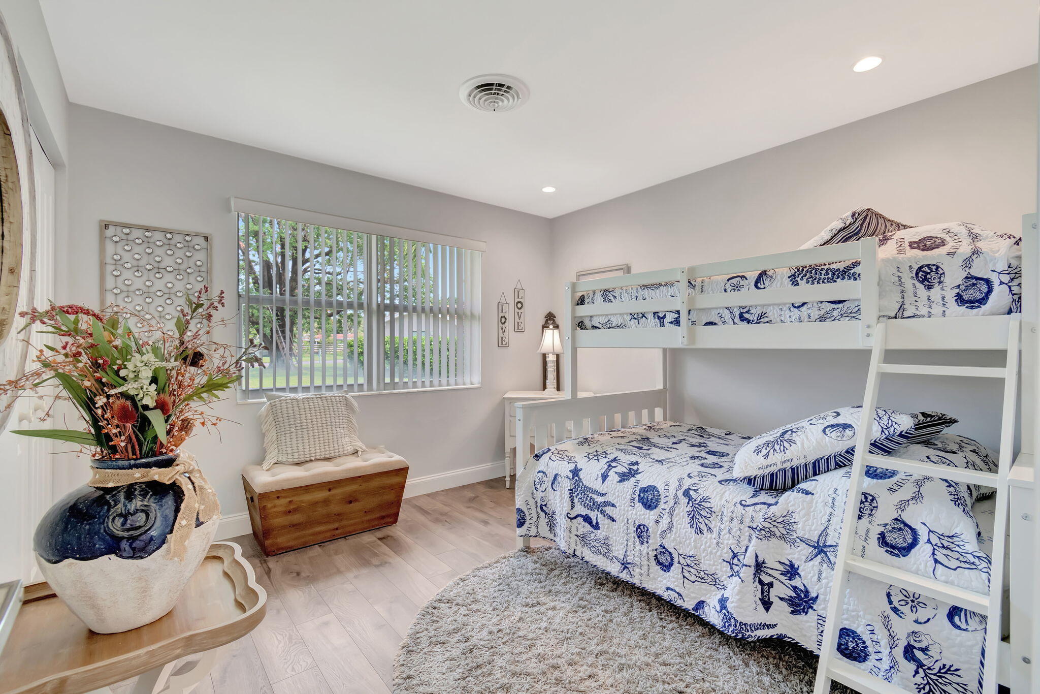 VENETIAN ISLE - Residential