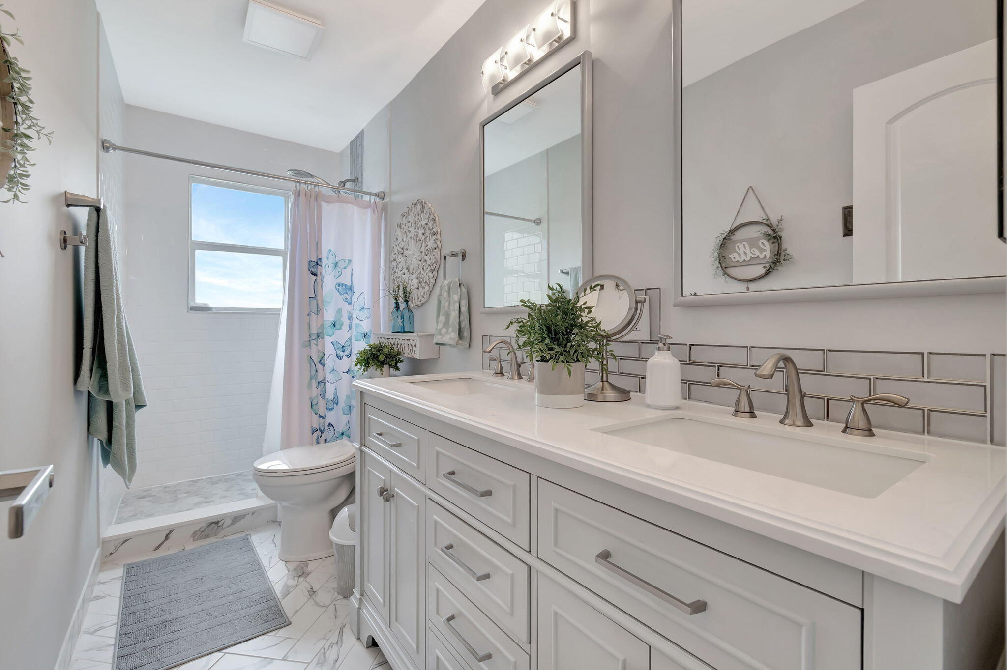 VENETIAN ISLE - Residential