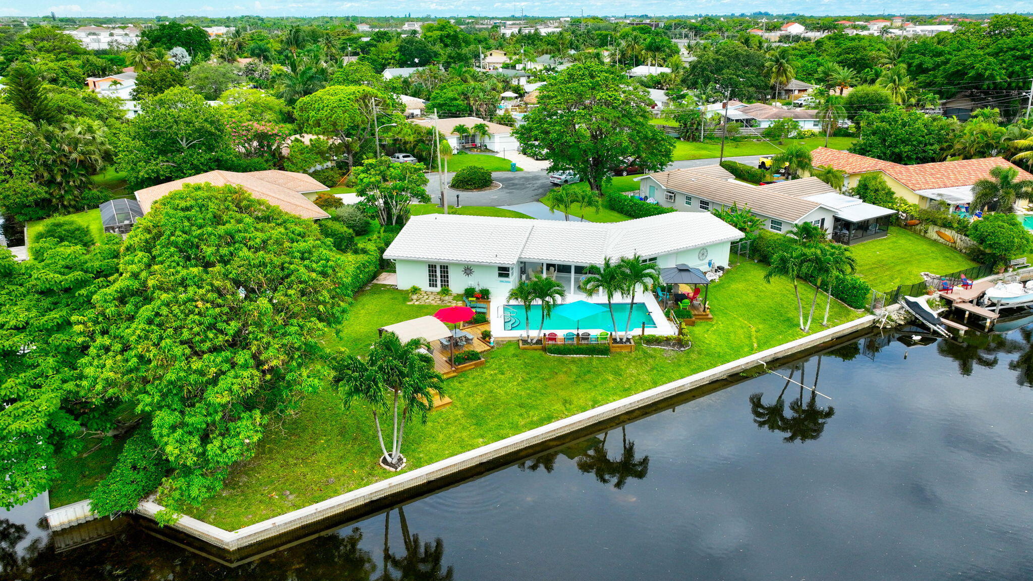 VENETIAN ISLE - Residential