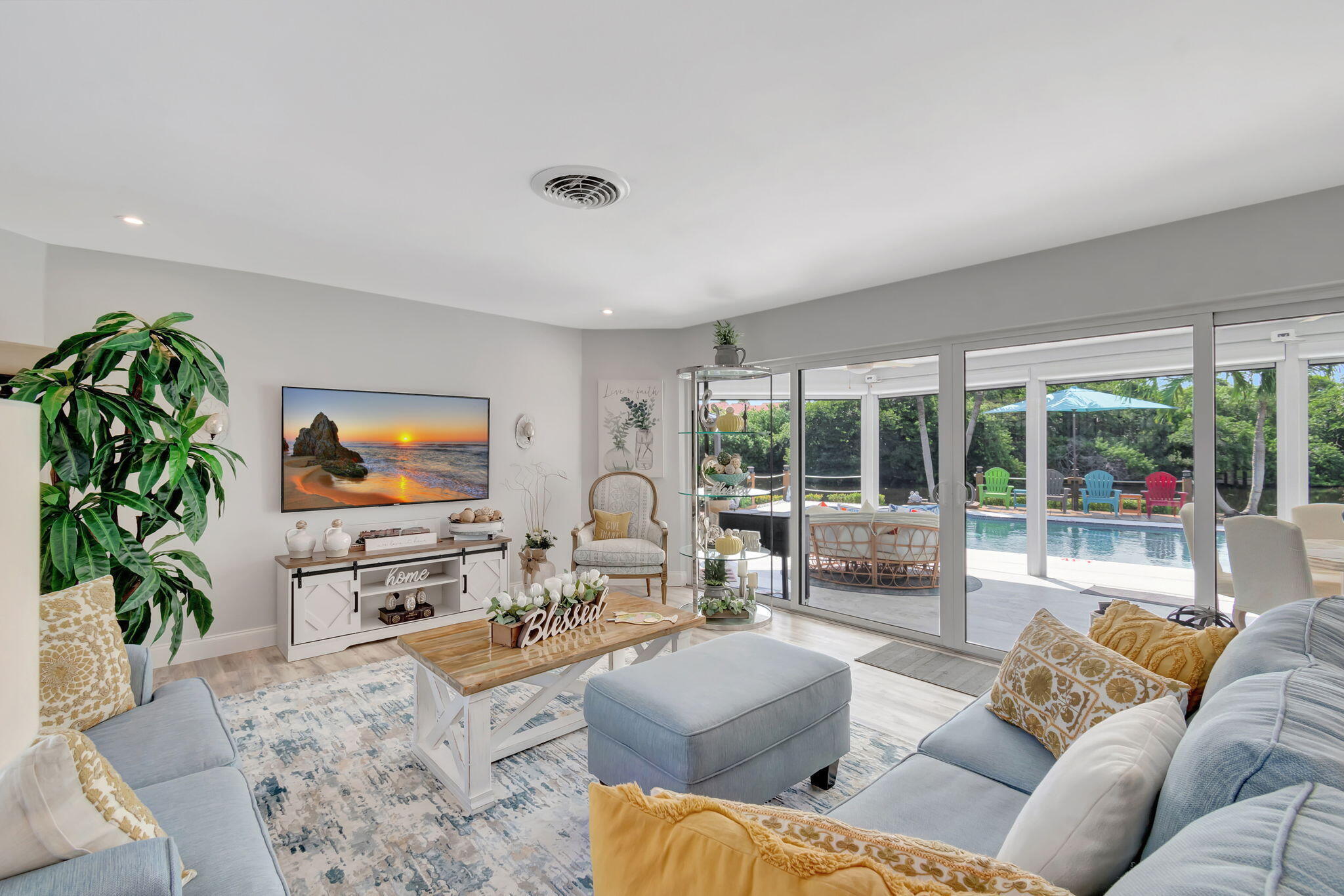 VENETIAN ISLE - Residential