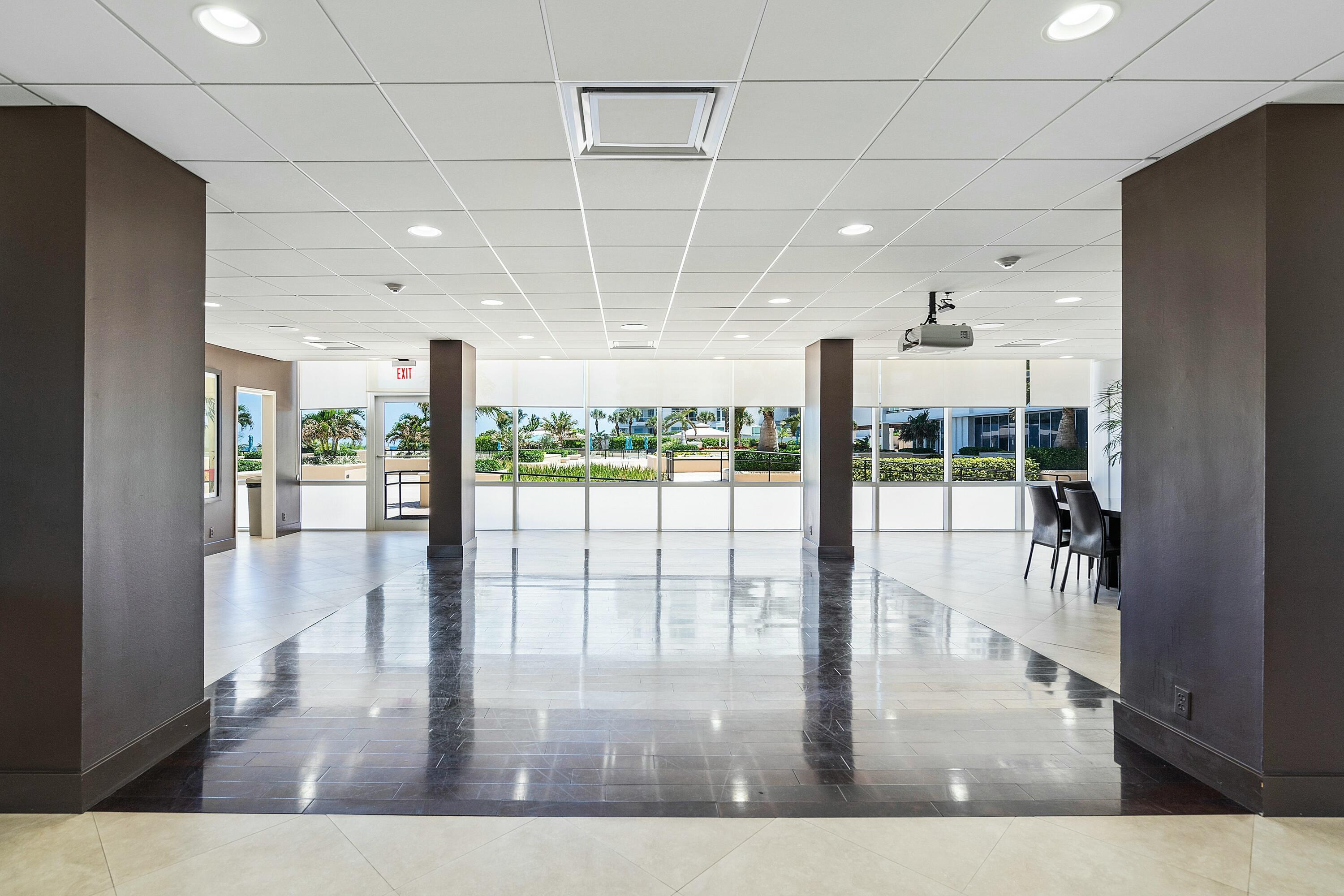 WHITEHALL - Residential