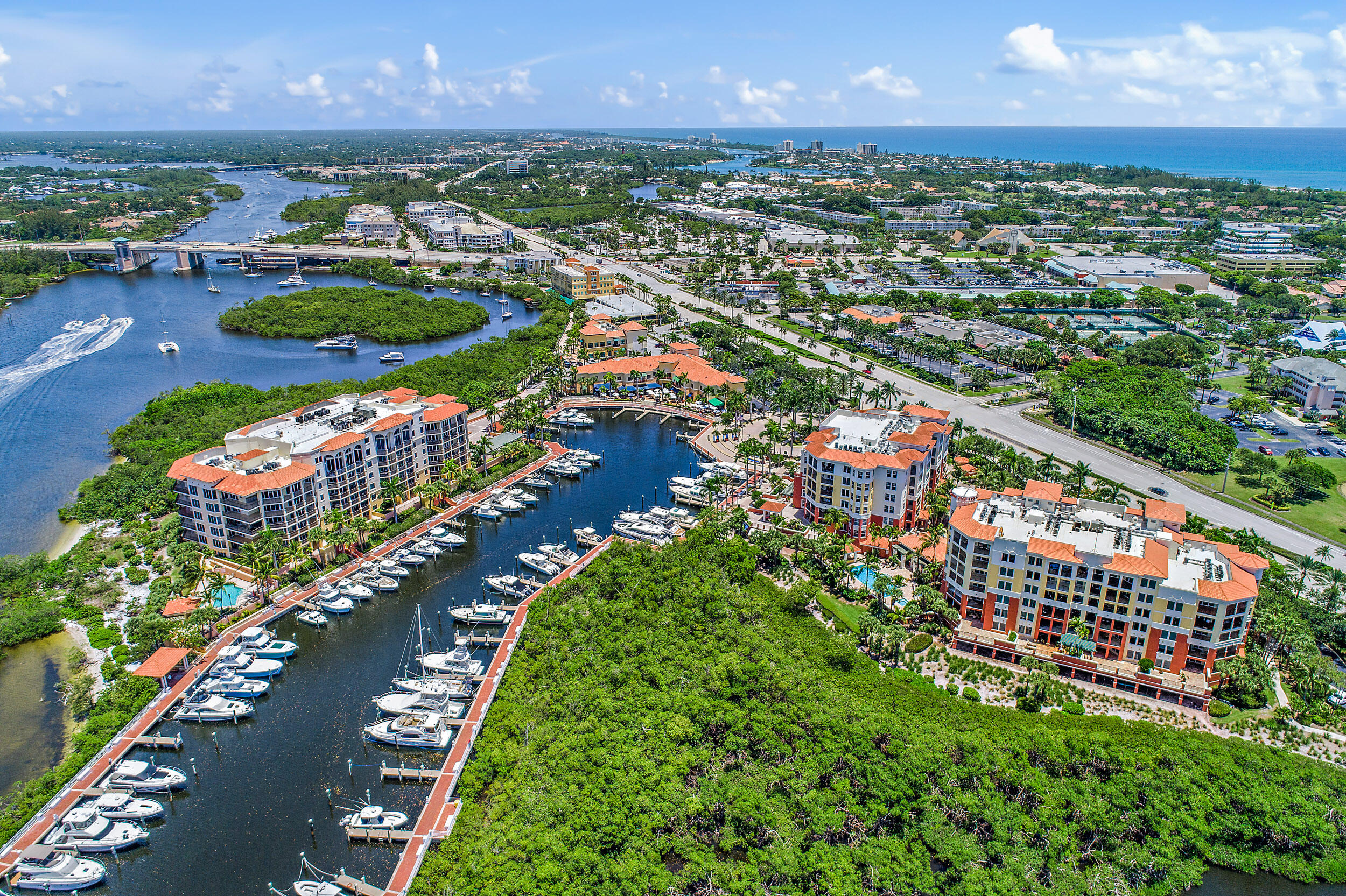 JUPITER YACHT CLUB - Residential