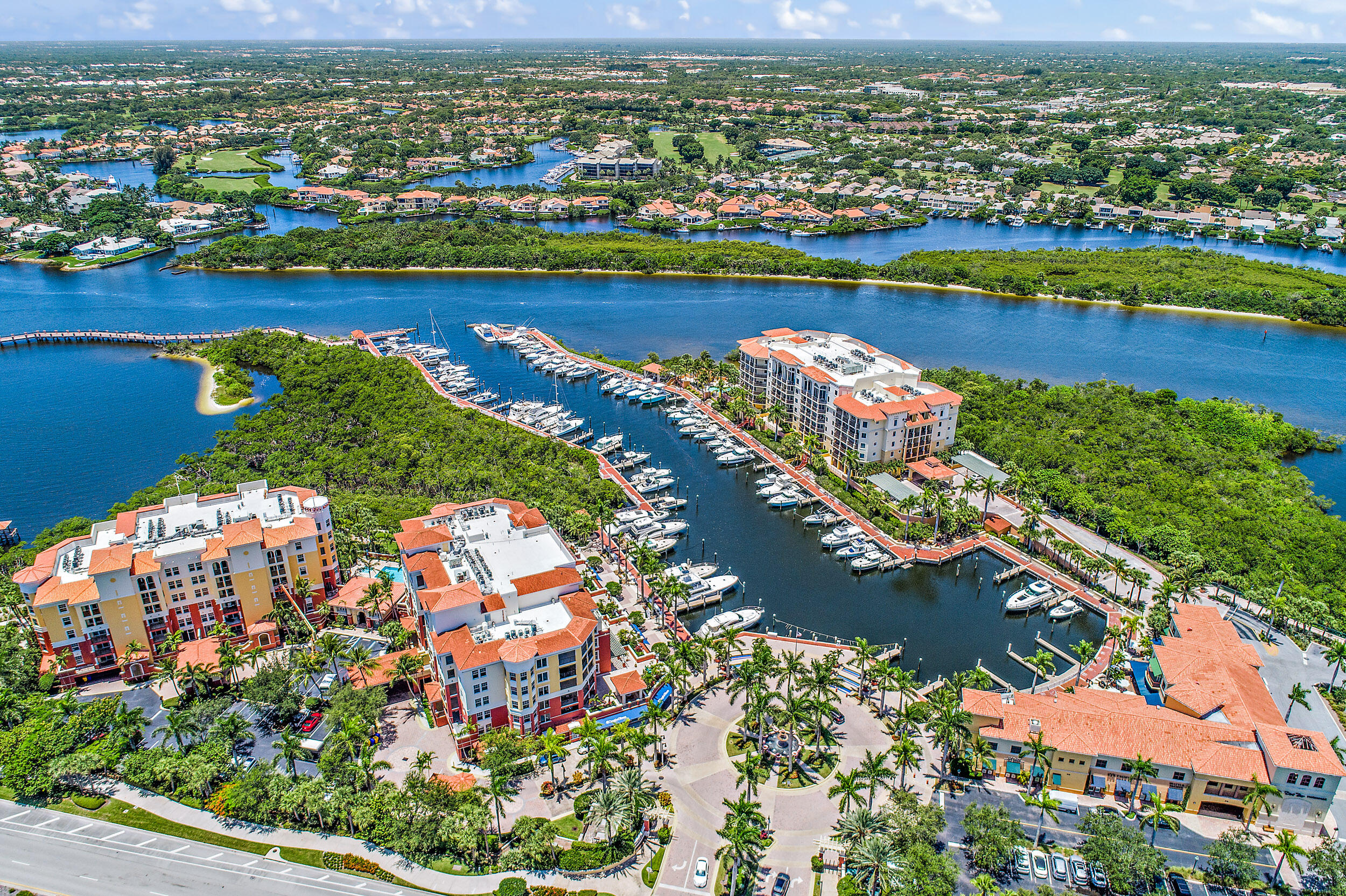 JUPITER YACHT CLUB - Residential