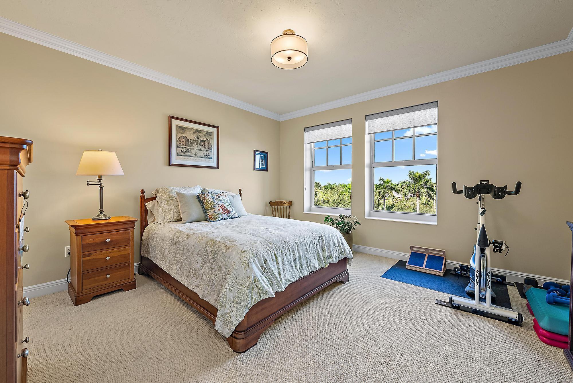 JUPITER YACHT CLUB - Residential
