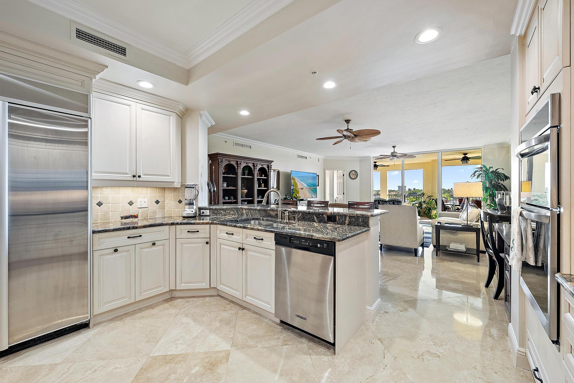 JUPITER YACHT CLUB - Residential