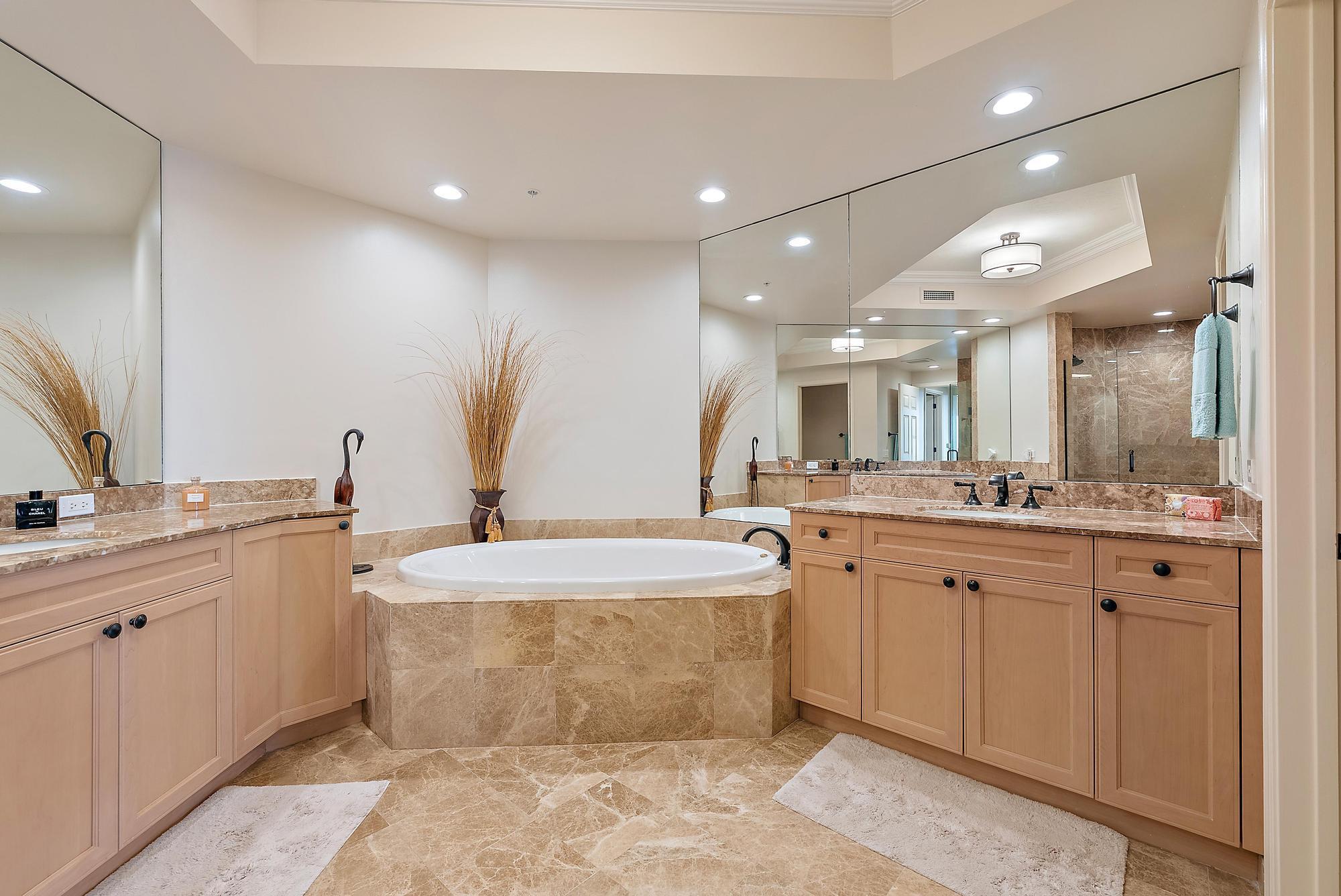 JUPITER YACHT CLUB - Residential