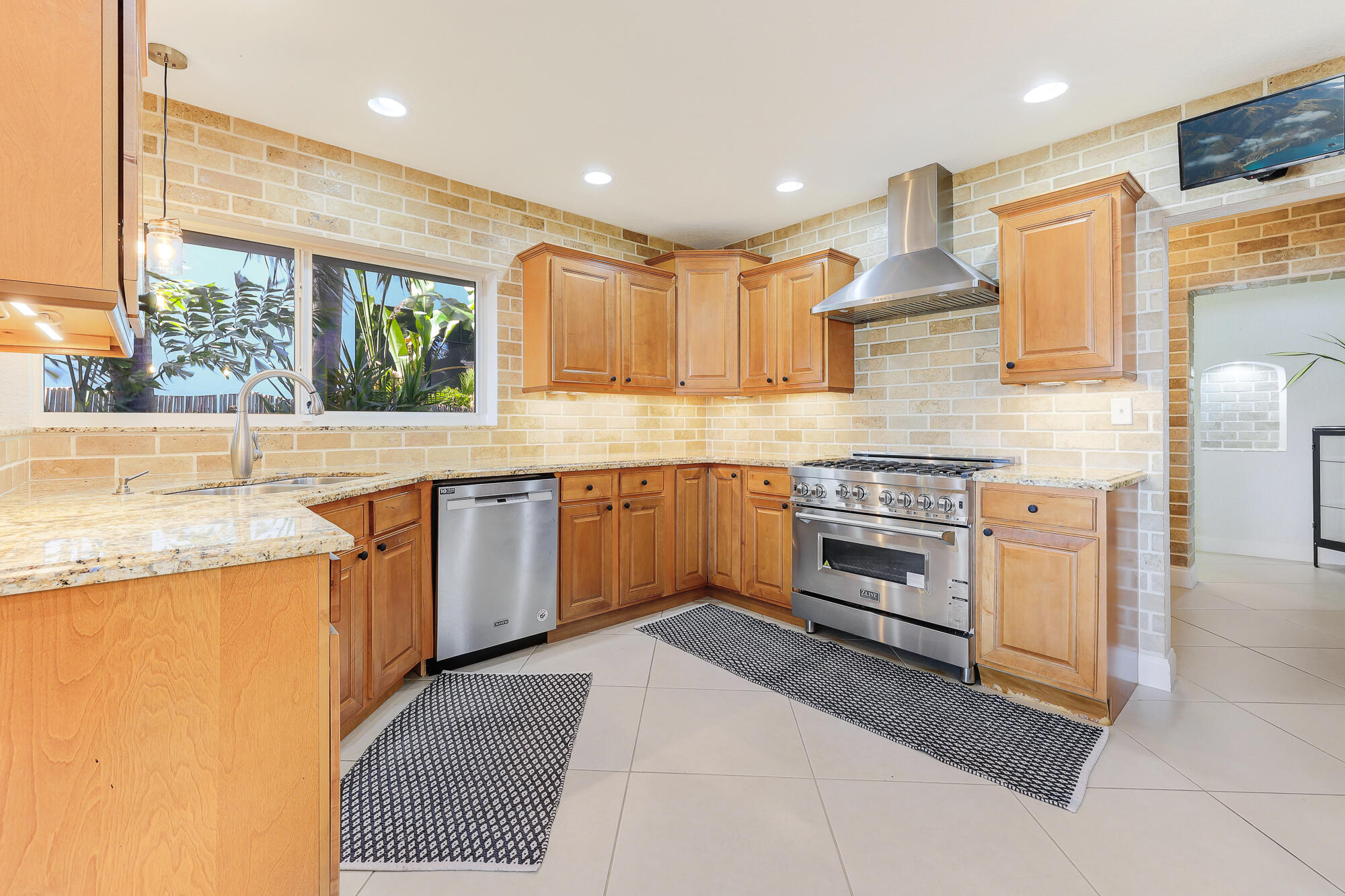 CYPRESS POINT - Residential