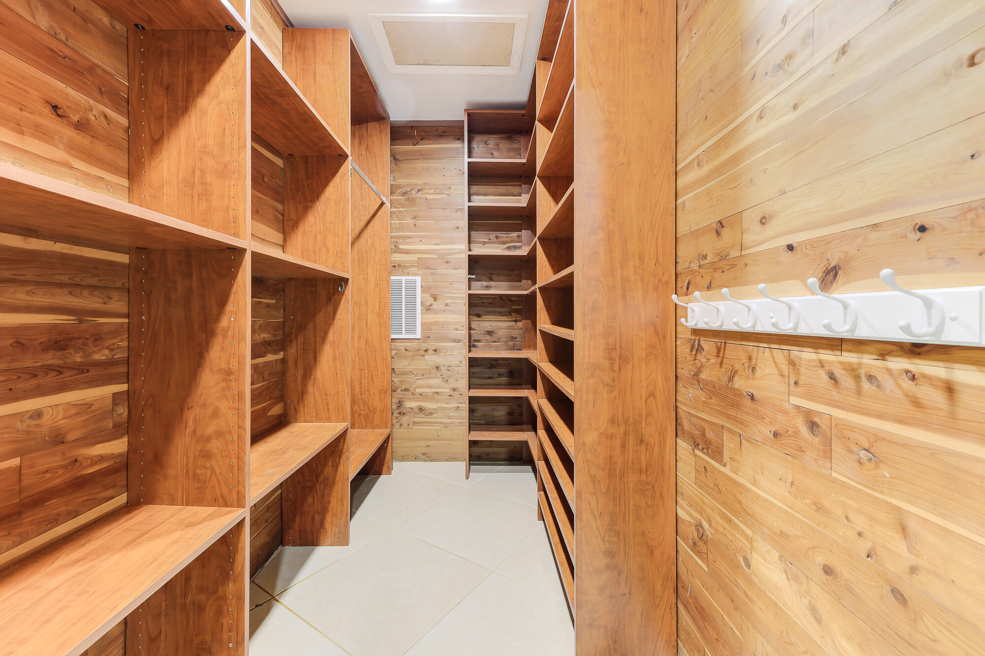 CYPRESS POINT - Residential