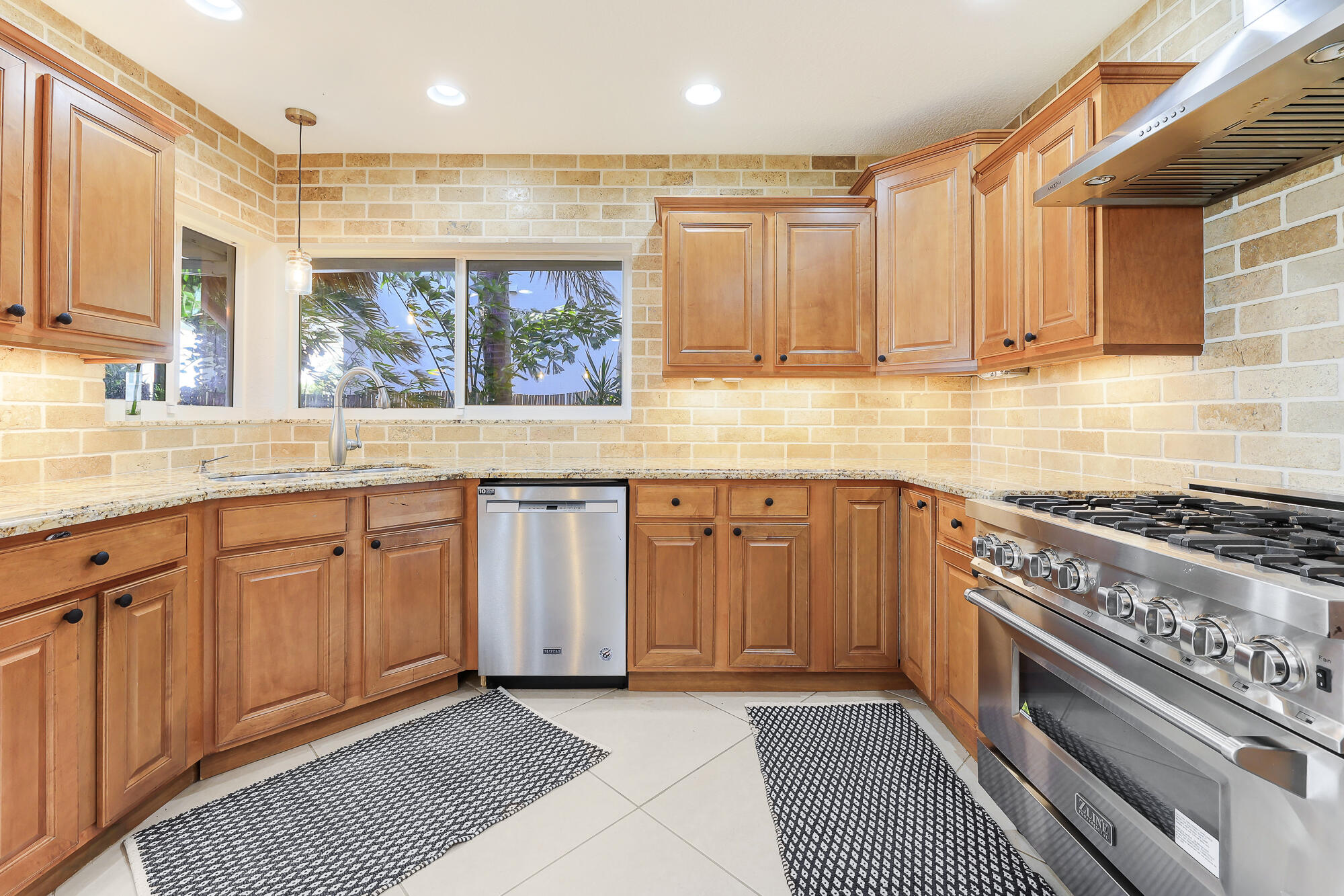 CYPRESS POINT - Residential