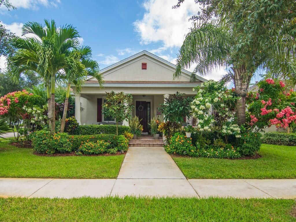 Photo of 1425 Bunker Court, Vero Beach, FL 32966 (MLS # R11127595)