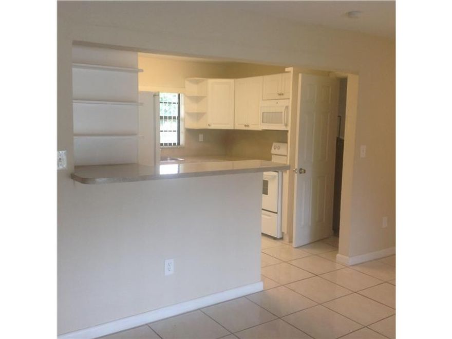 LOVELY CORNER UNIT, ORIGINAL OWNER NEVER MOVED IN. INVESTOR READY TO SELL.