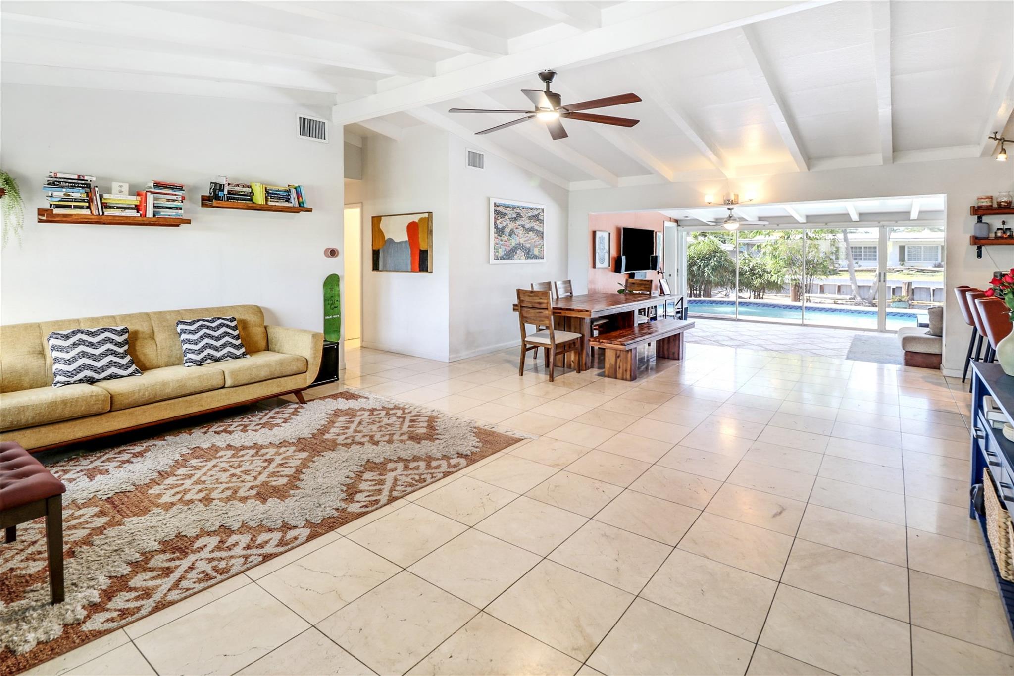 Lauderdale Isles 2 35-33 - Residential