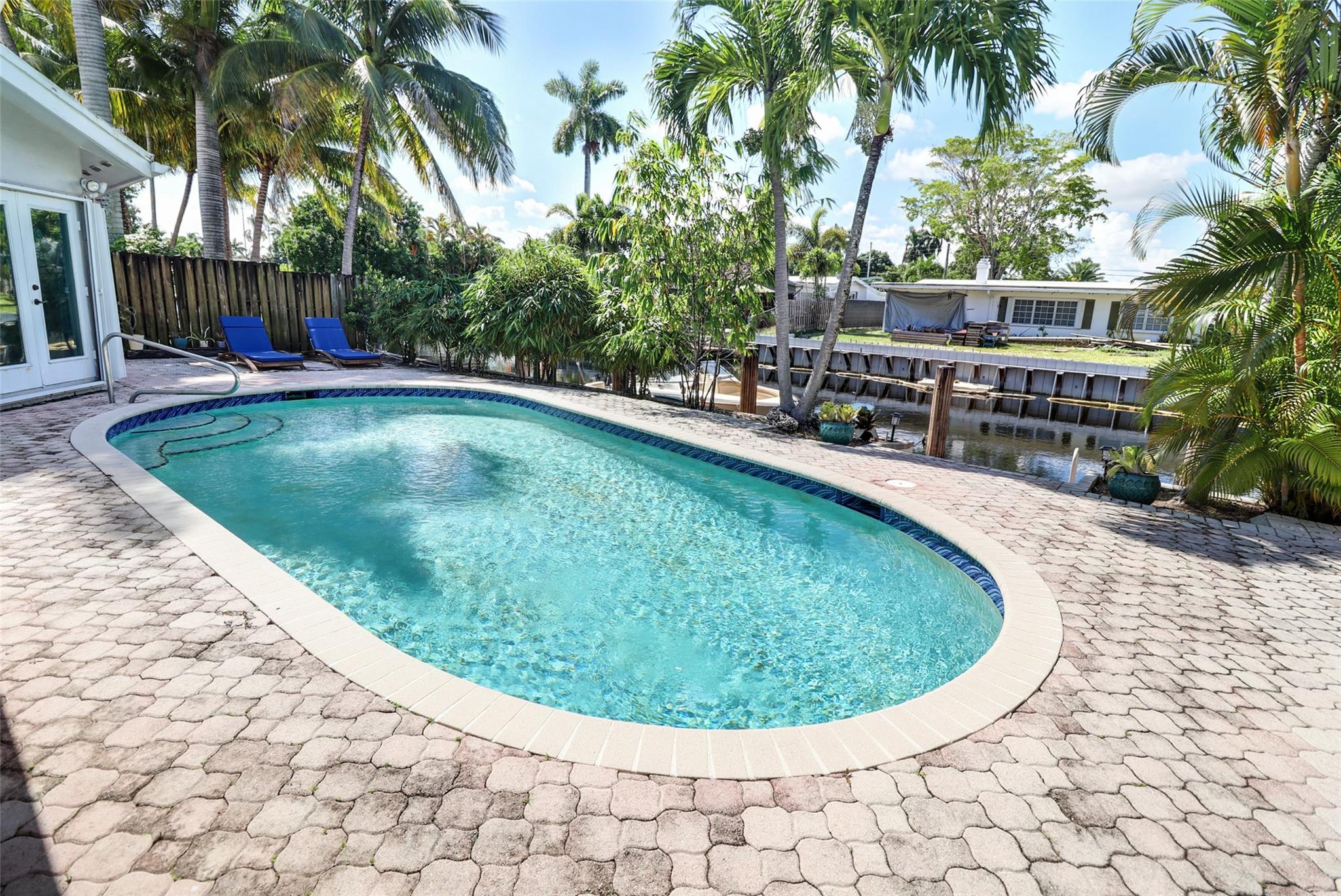 Lauderdale Isles 2 35-33 - Residential