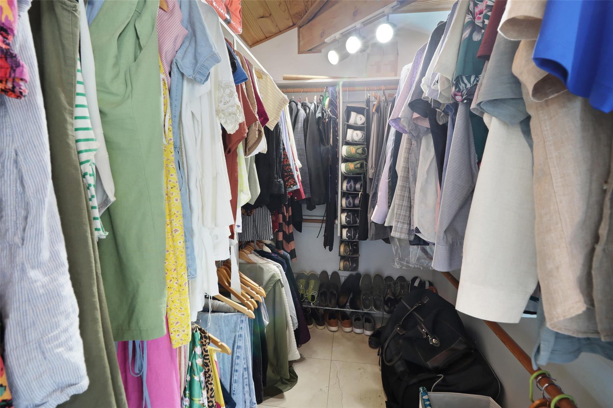 Lauderdale Isles 2 35-33 - Residential