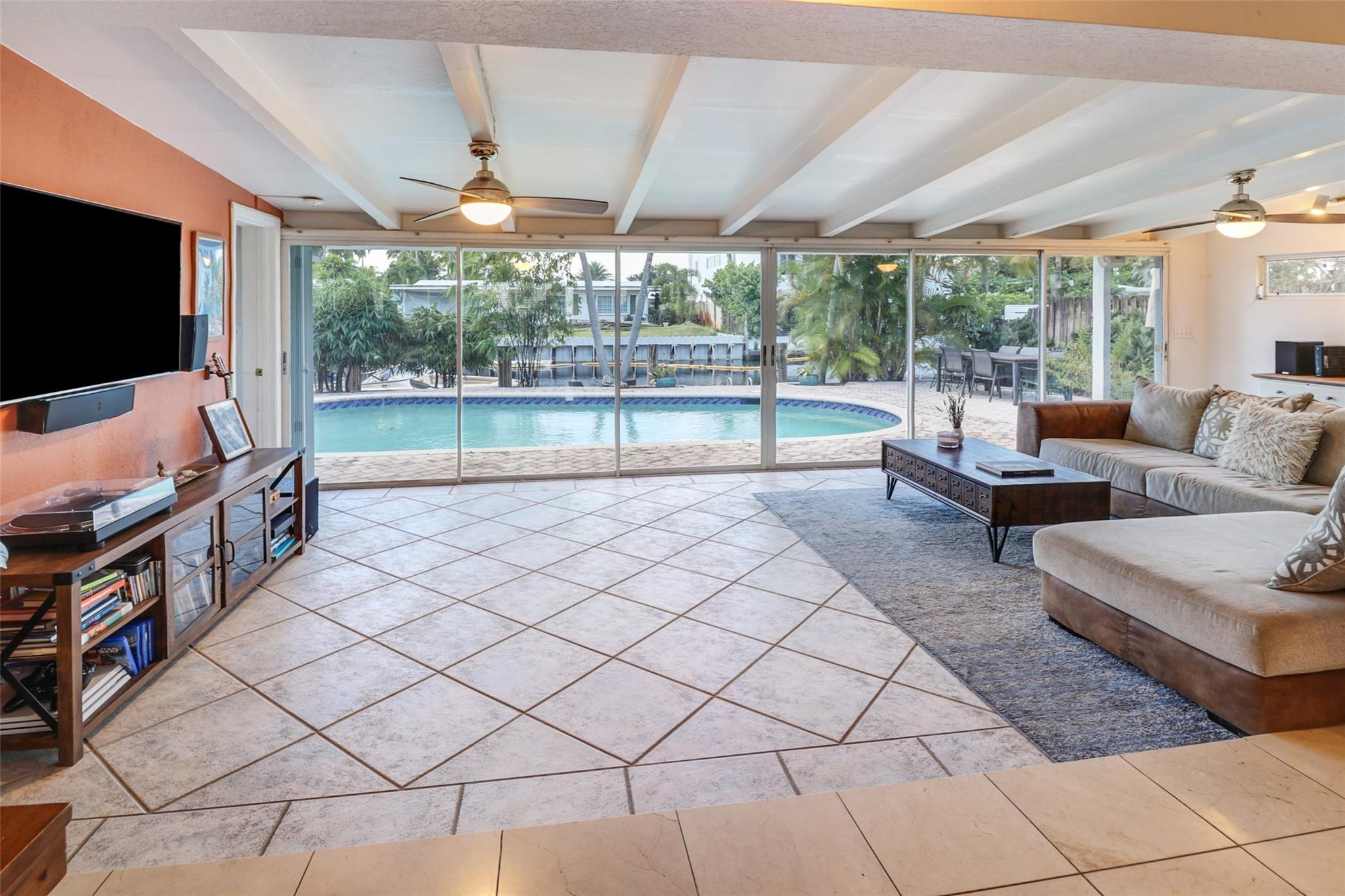 Lauderdale Isles 2 35-33 - Residential