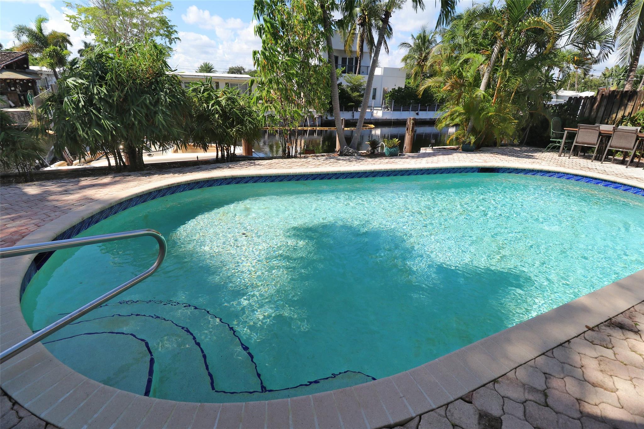 Lauderdale Isles 2 35-33 - Residential